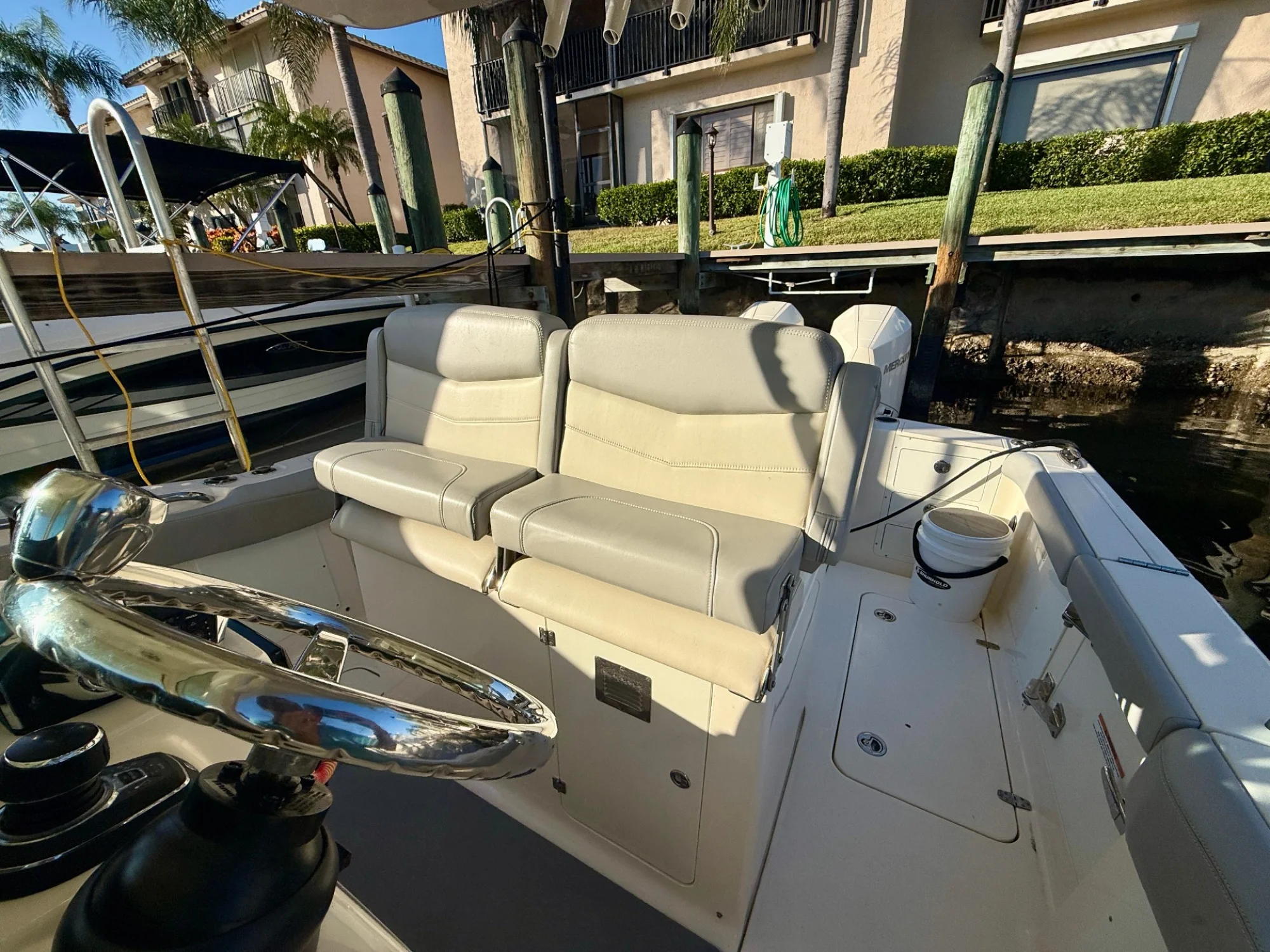 2023 Scout 305 LXF - Image 4