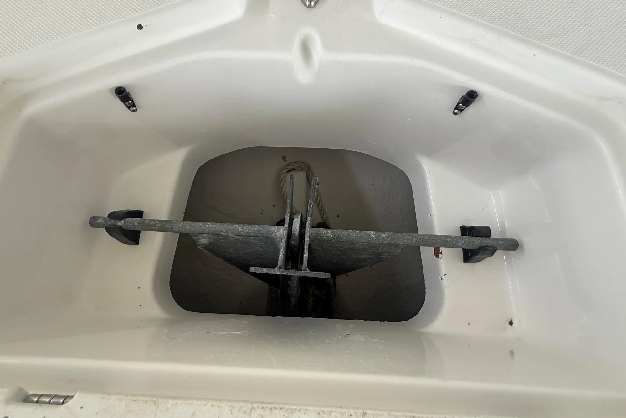 2014 Hurricane SunDeck 2400 OB - Image 5