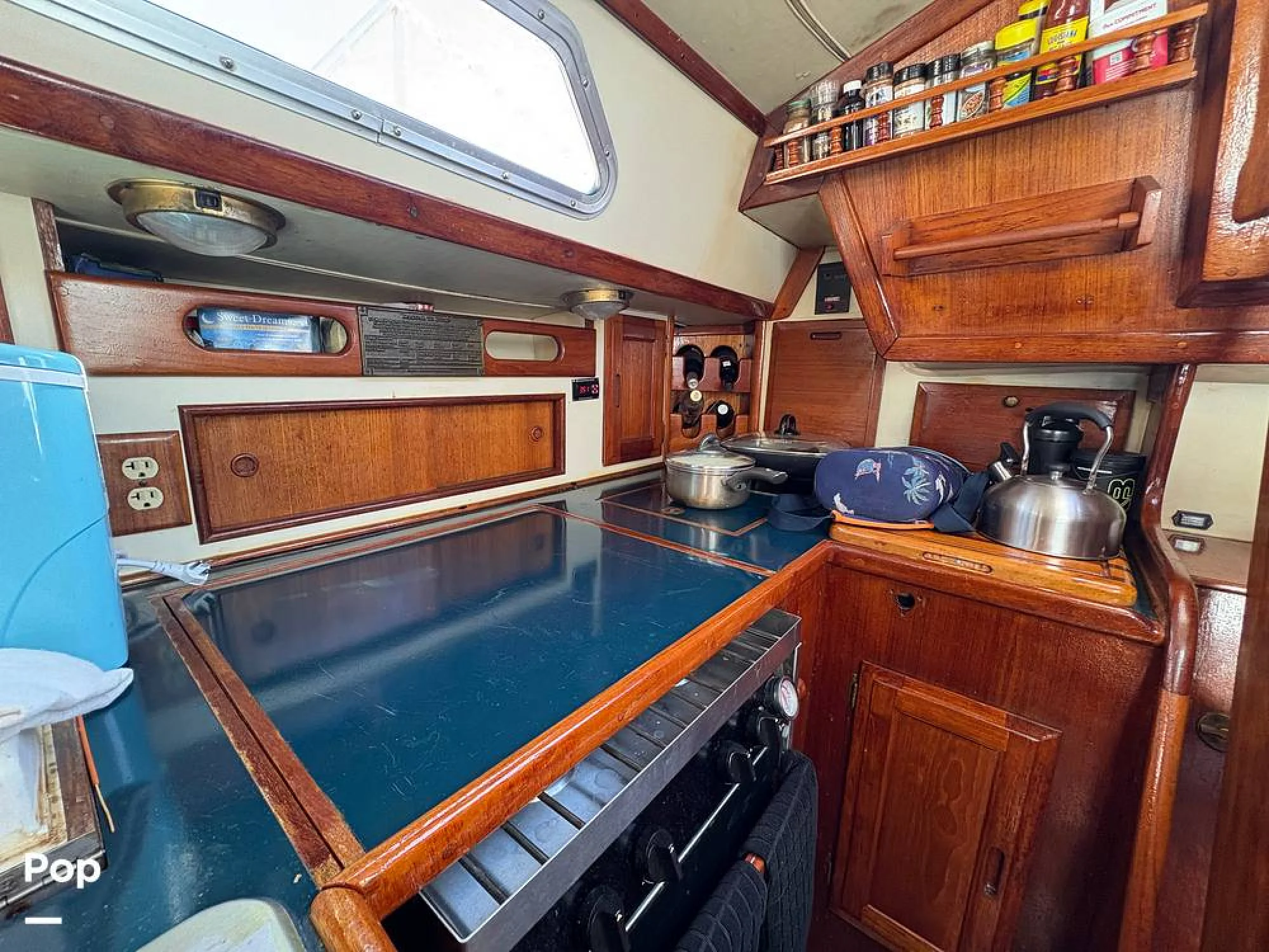 1987 Ericson Yachts 35.3 STD - Image 3