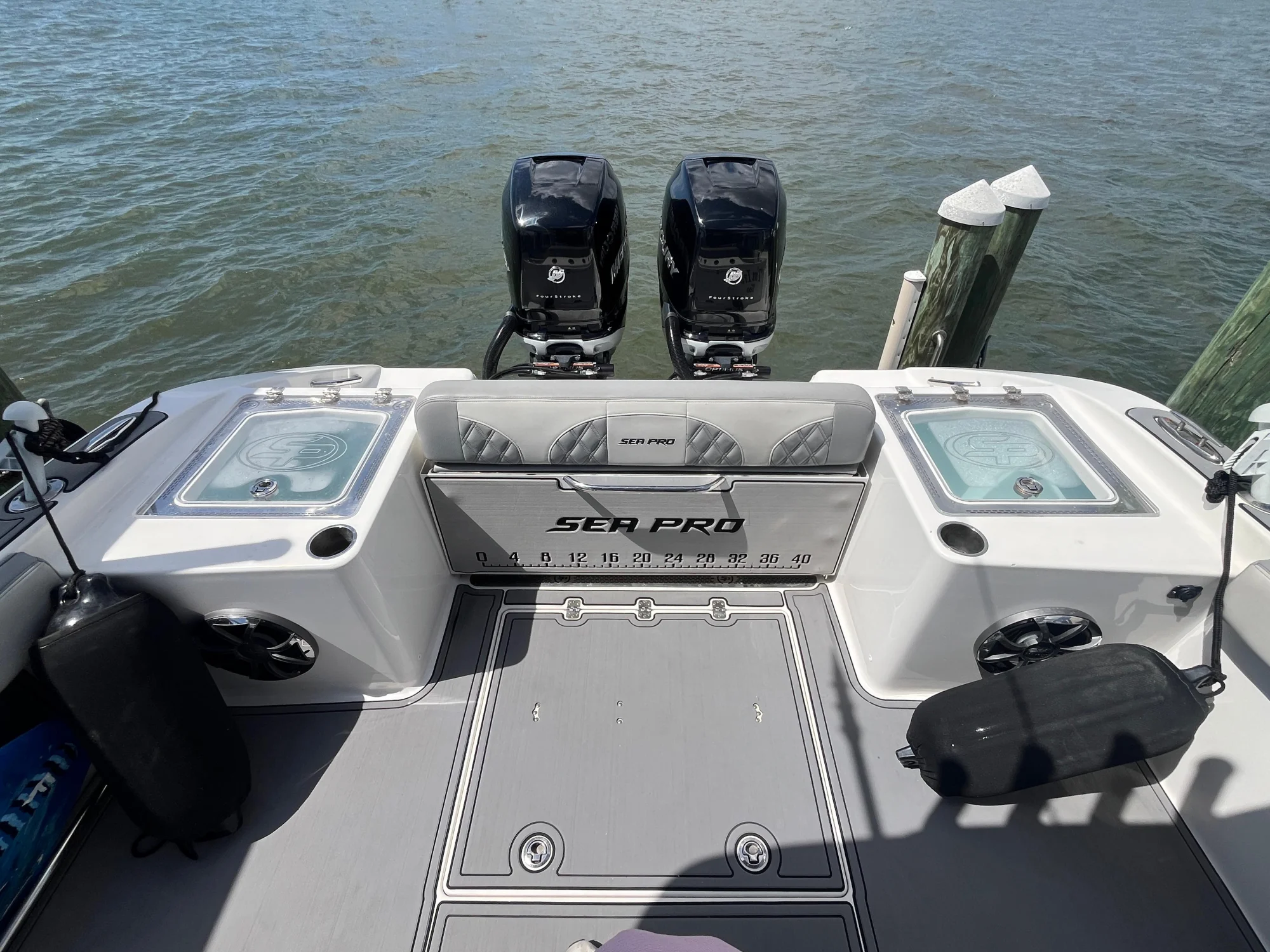 2022 Sea Pro 320 DLX Offshore - Image 3