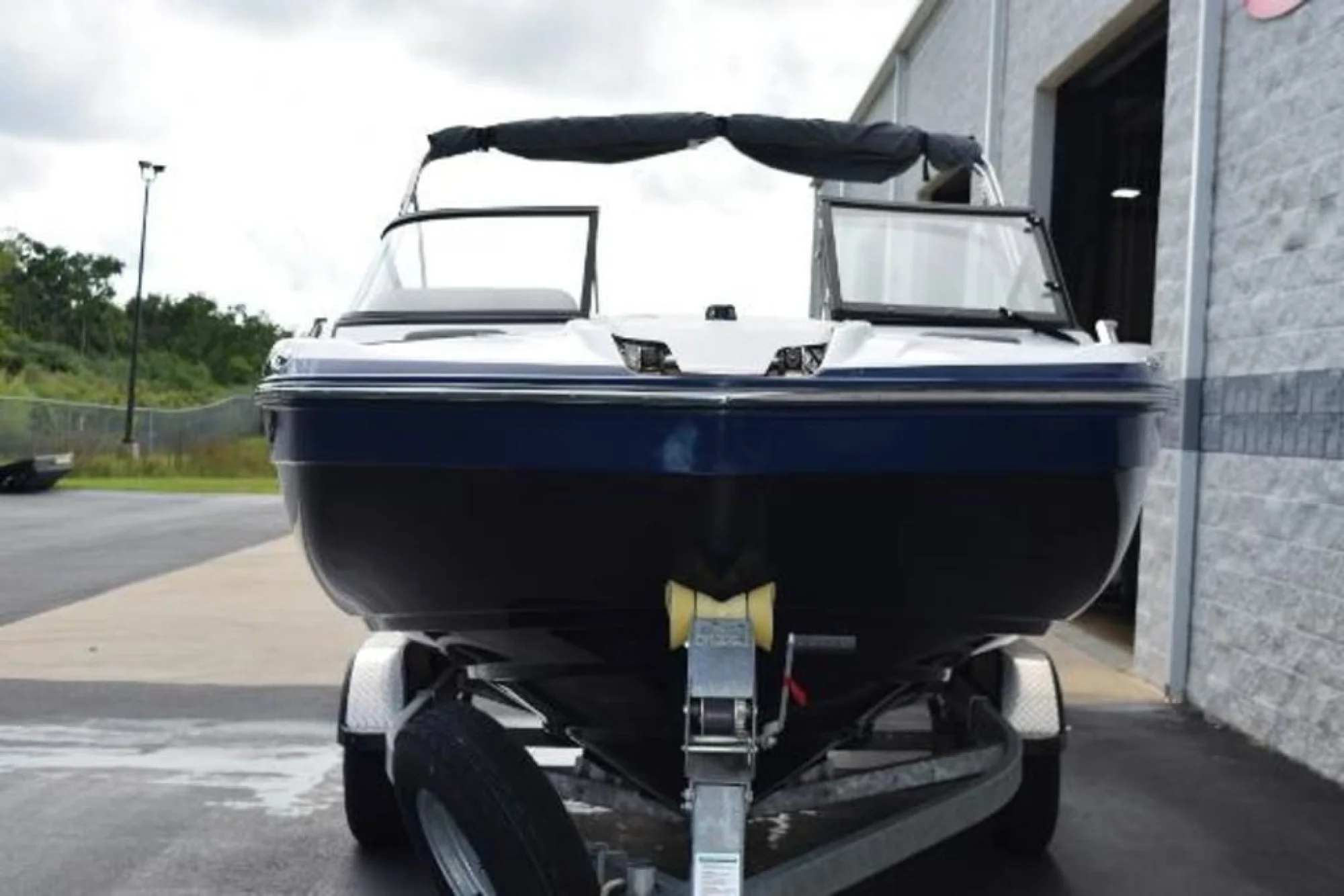 2017 Yamaha Boats 212 Limited - Image 3