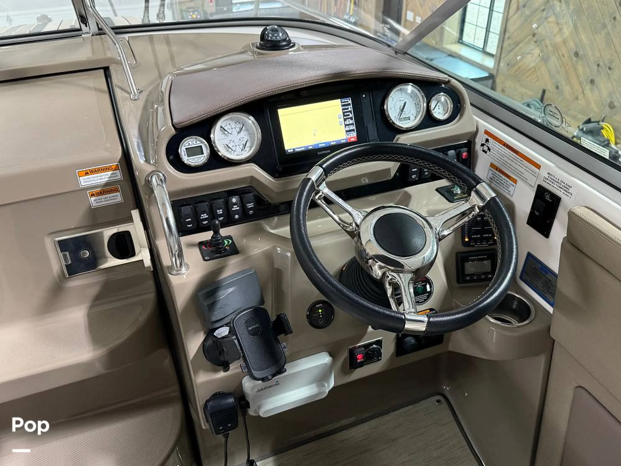 2018 Regal 28 Express - Image 2