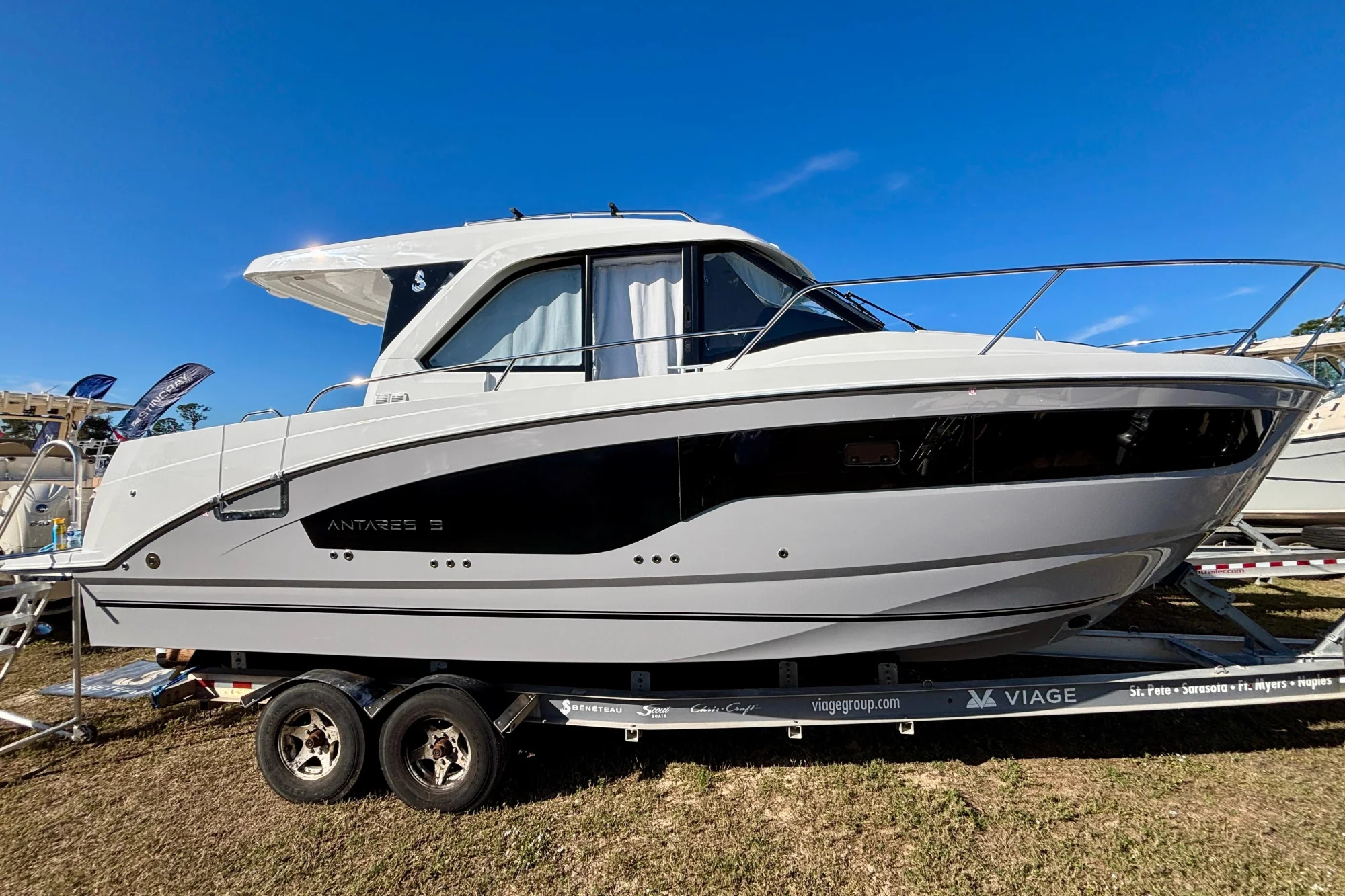 2026 Beneteau Antares 9 V2 - Main Image