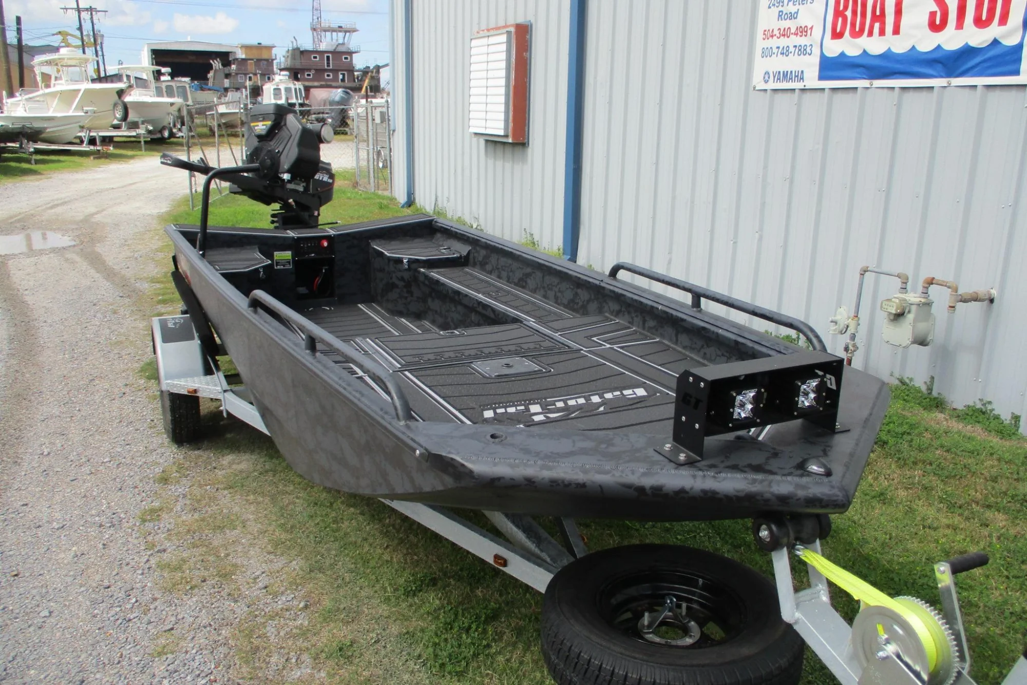 2026 Gator Tail 1750 MID DECK SAVAGE - Image 2