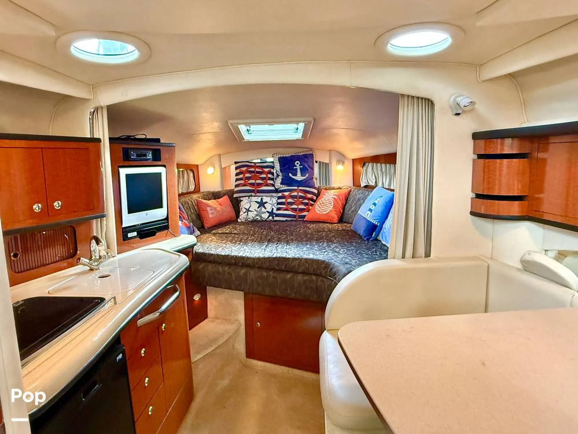 2004 Sea Ray 300 Sundancer - Image 2