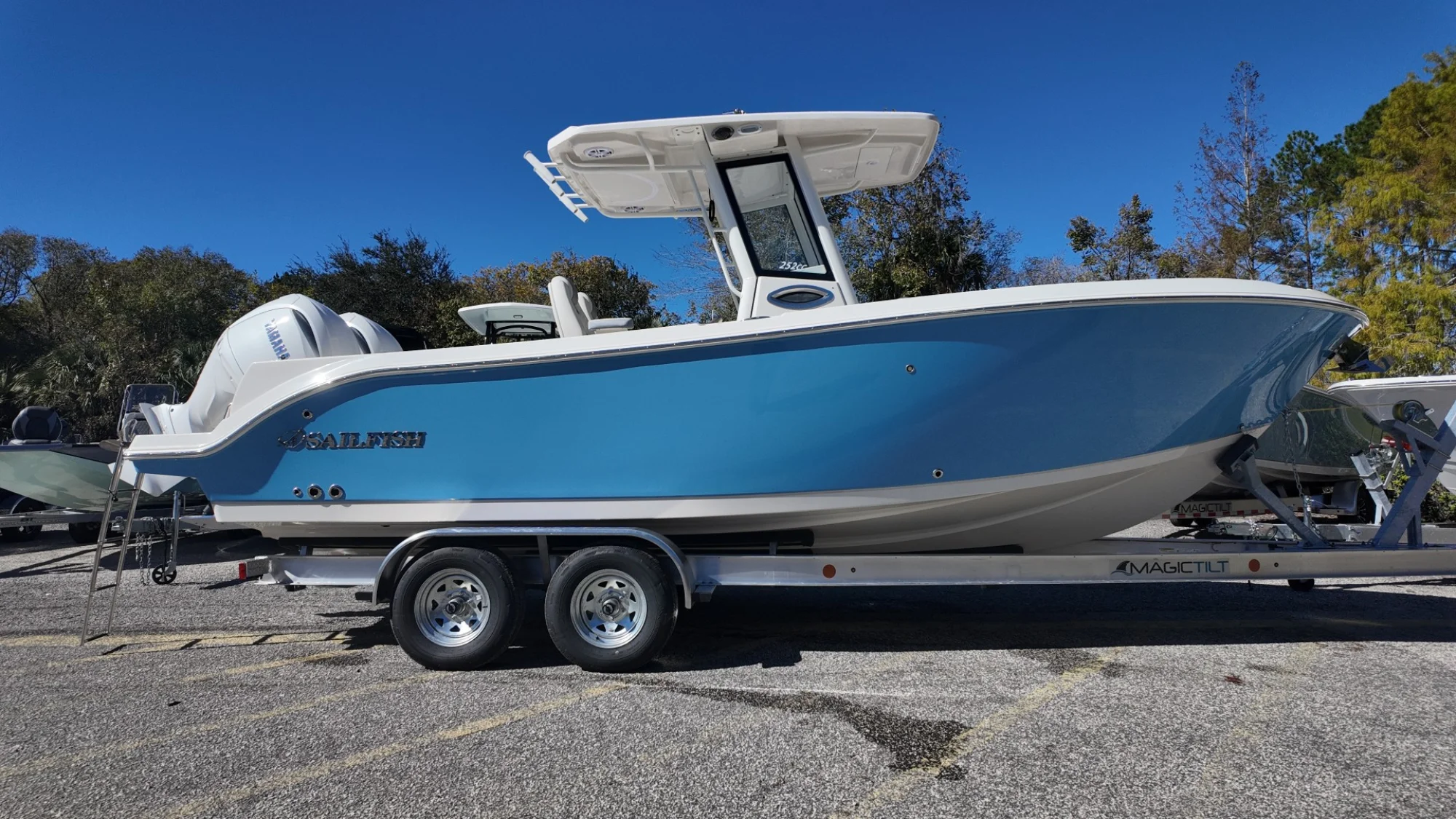 2026 Sailfish 252 CC — Twin Yamaha 150s - Image 3