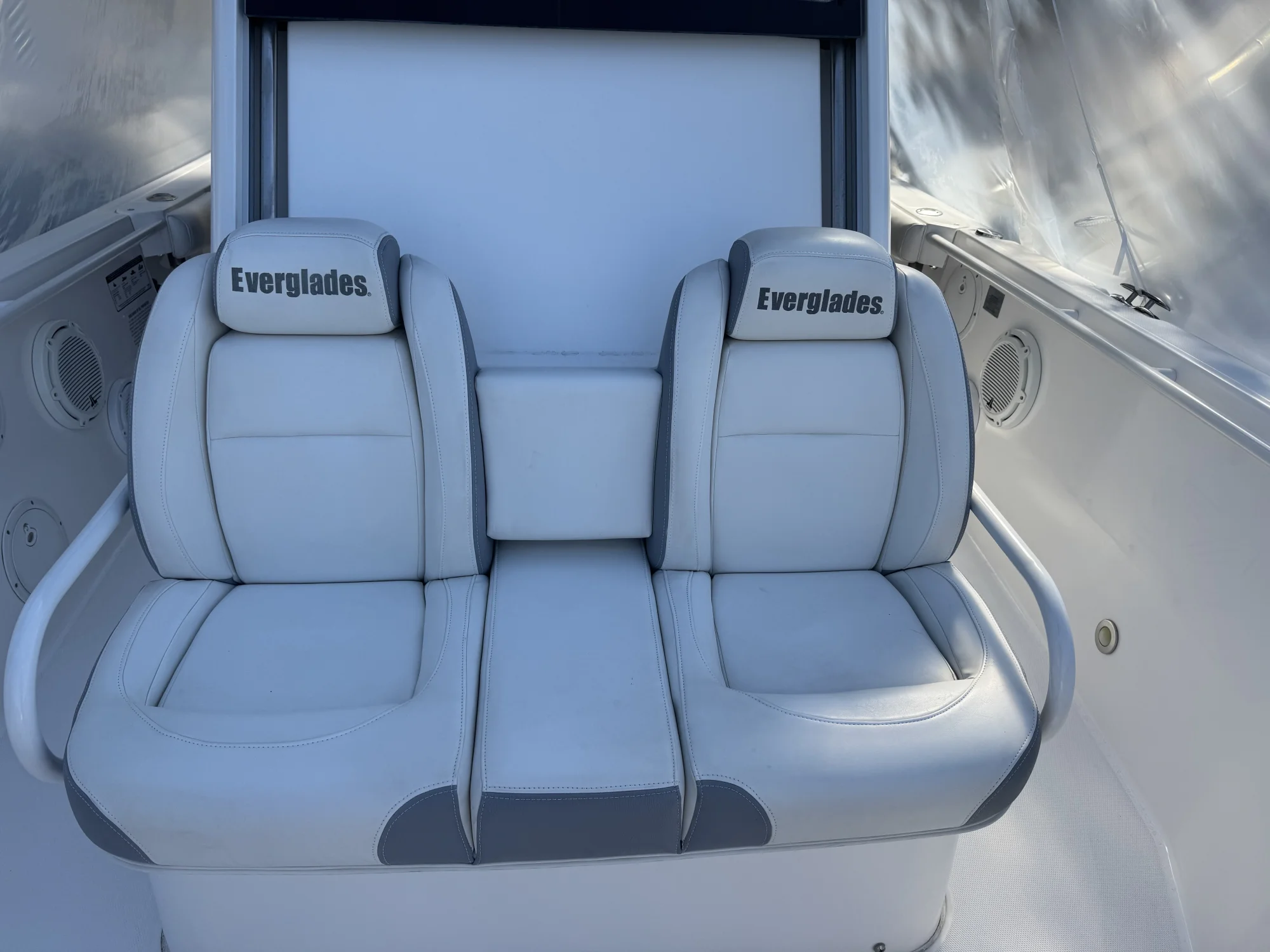 2019 Everglades 295 Center Console - Image 5