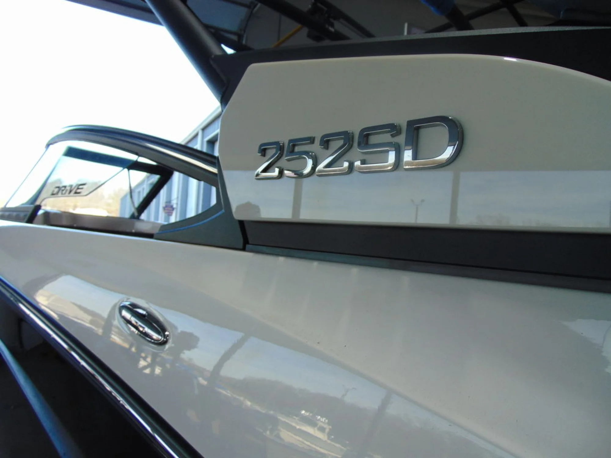 Yamaha Boats 252SD - Image 2