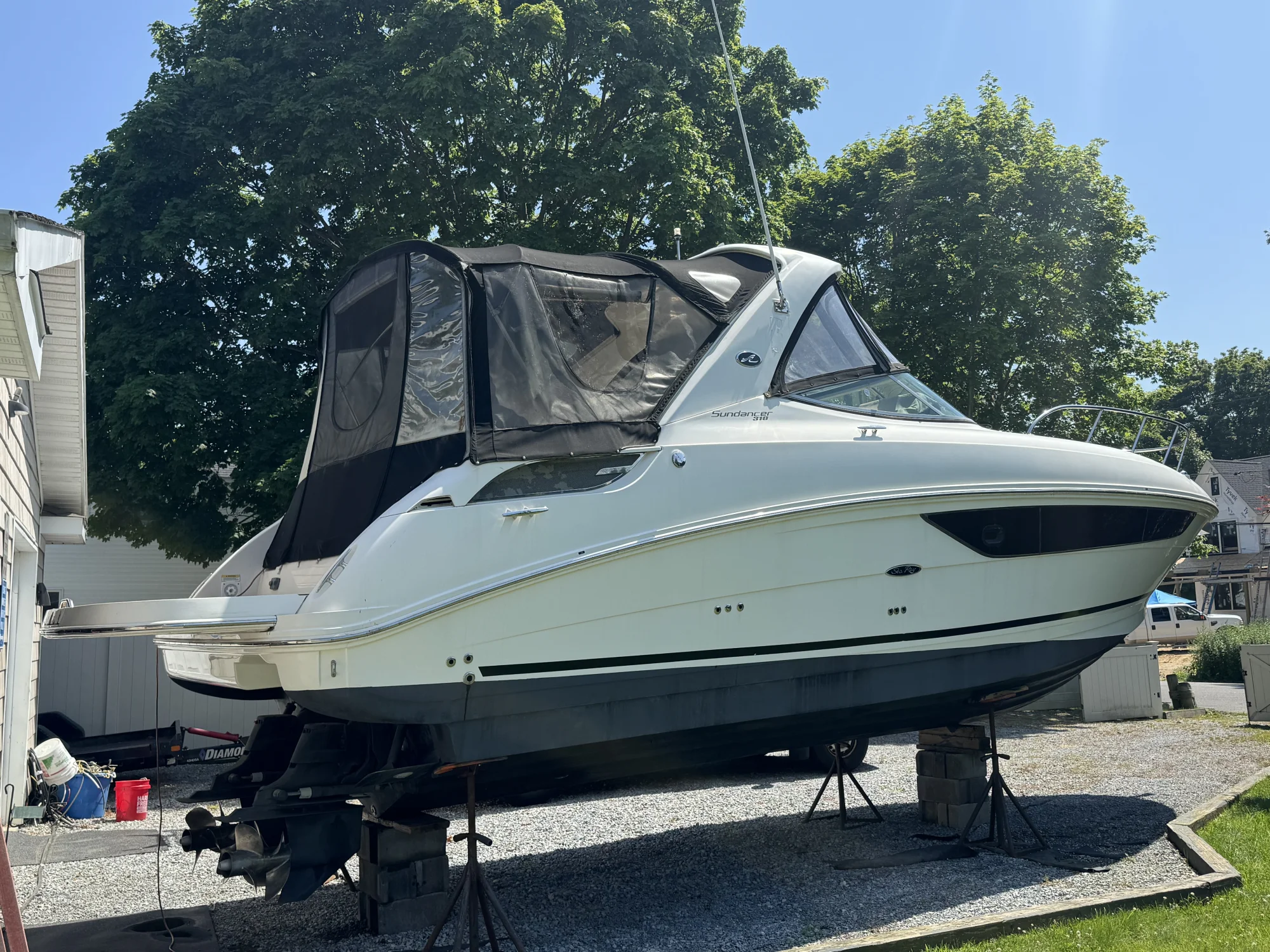 2016 Sea Ray Sundancer 310 - Image 3