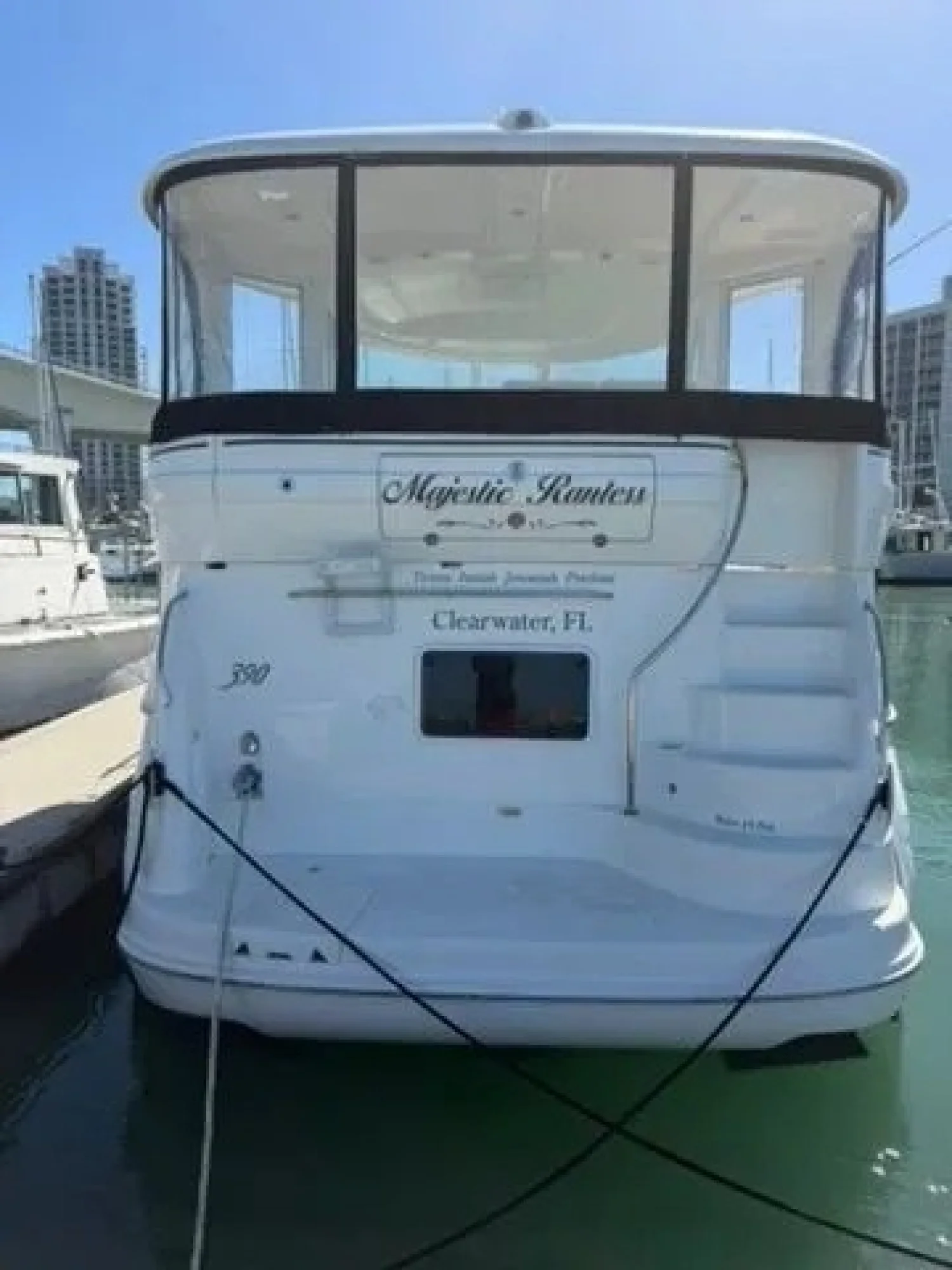 2005 Sea Ray 390 Motor Yacht - Image 4