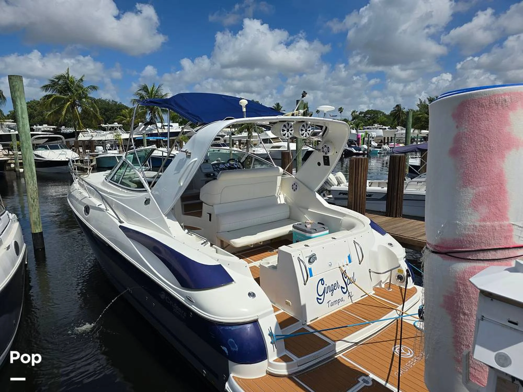 2004 Cruisers Yachts 320 Express - Image 2