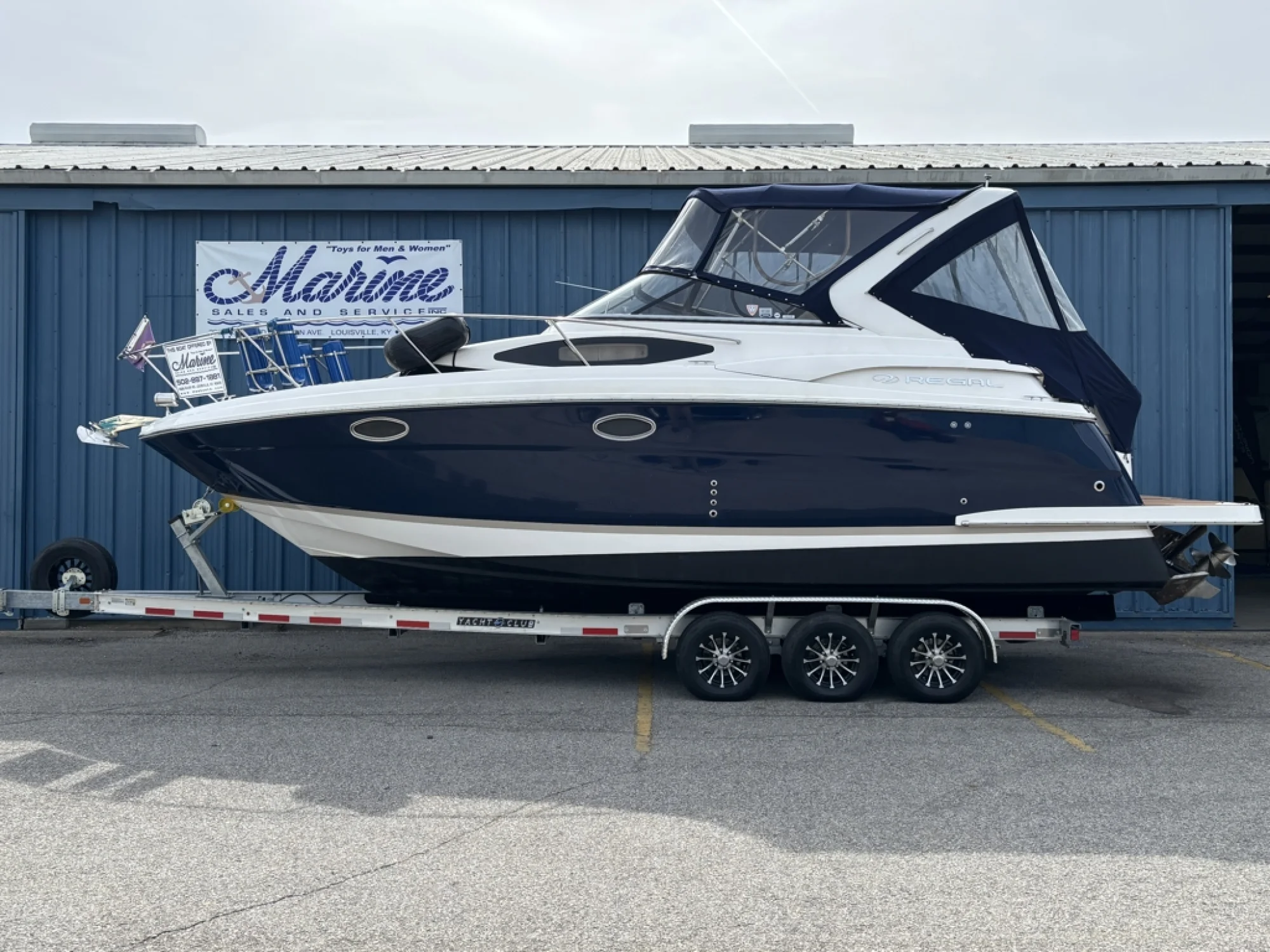 2014 Regal Express Cruiser 30 - Main Image