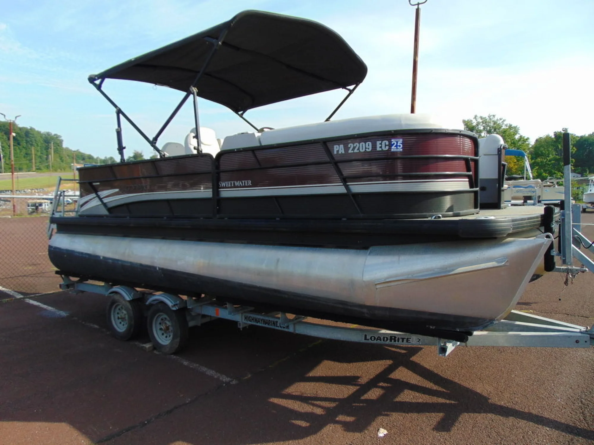 Godfrey Pontoons Sweetwater 2186 F 27 in. - Main Image