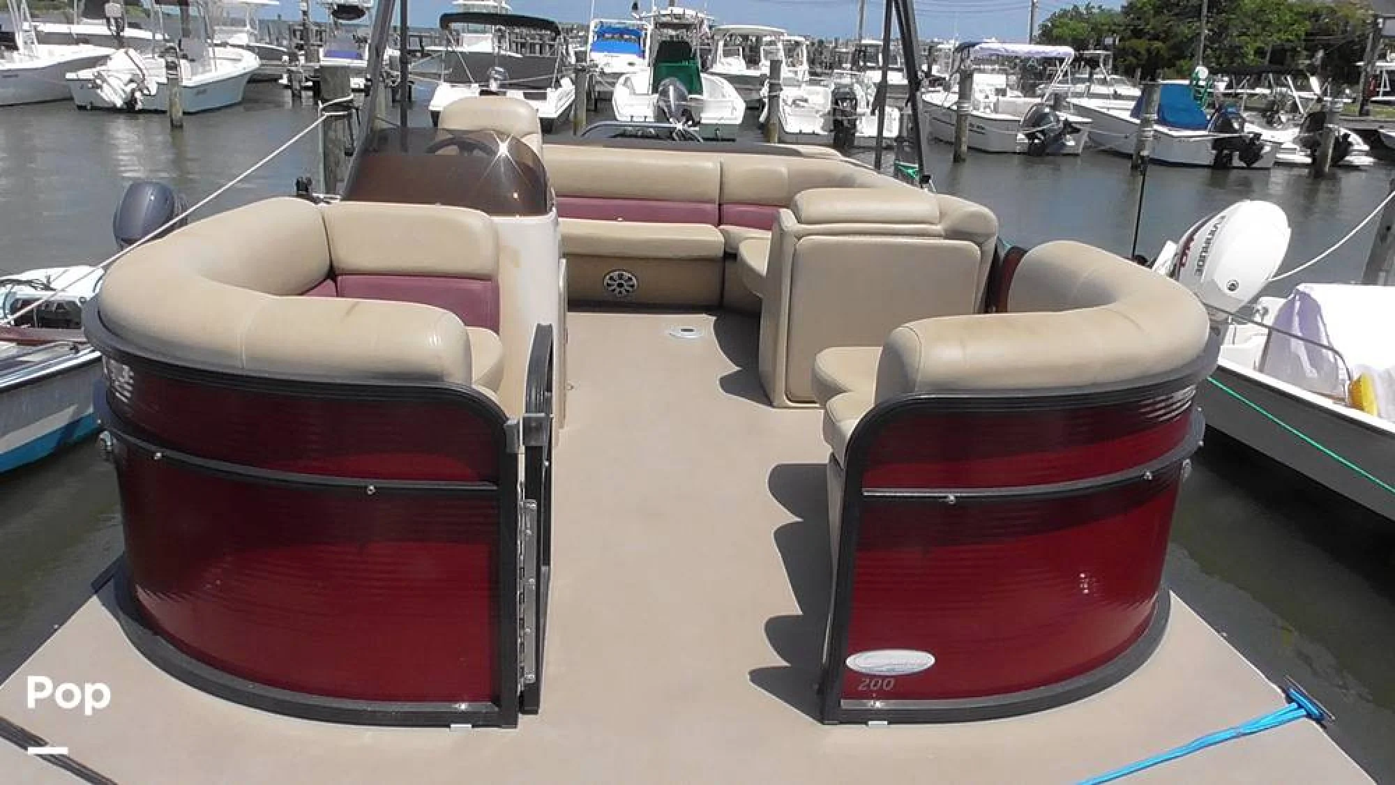 2019 Manitou 20 Aurora LE - Image 4