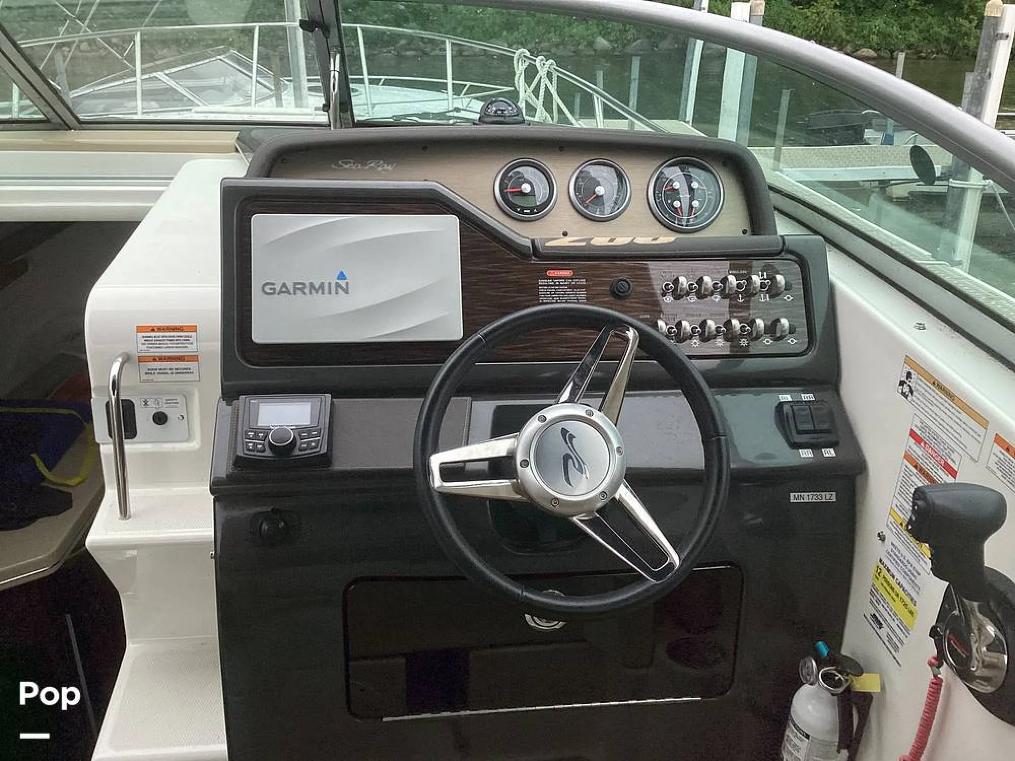 2016 Sea Ray 260 Sundancer - Image 3