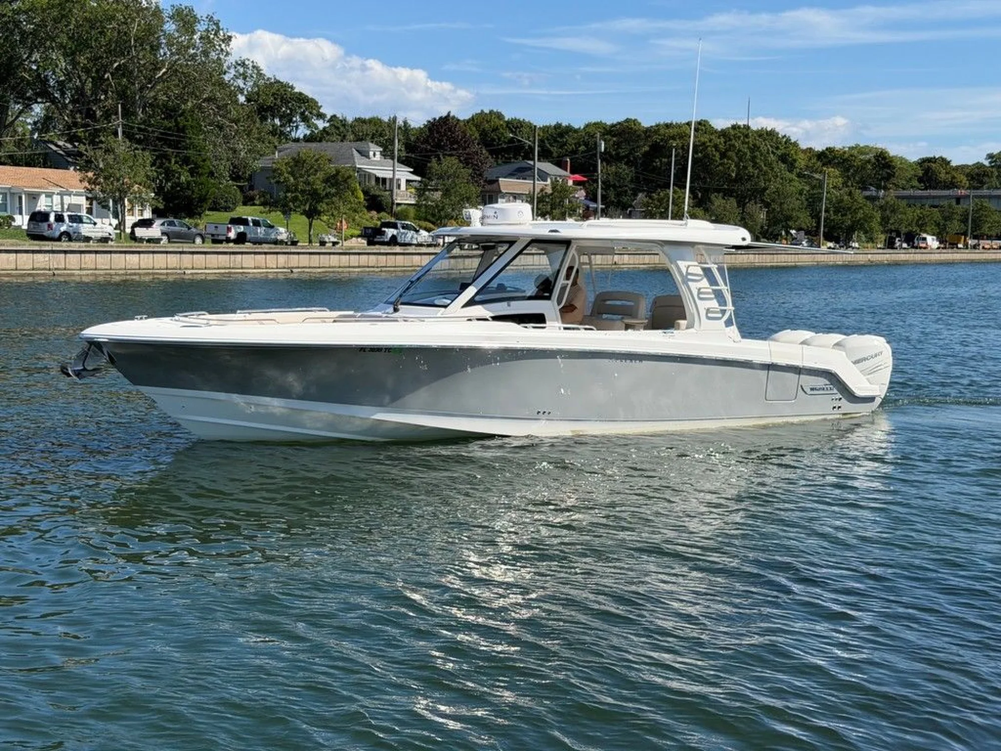 Boston Whaler 350 Realm