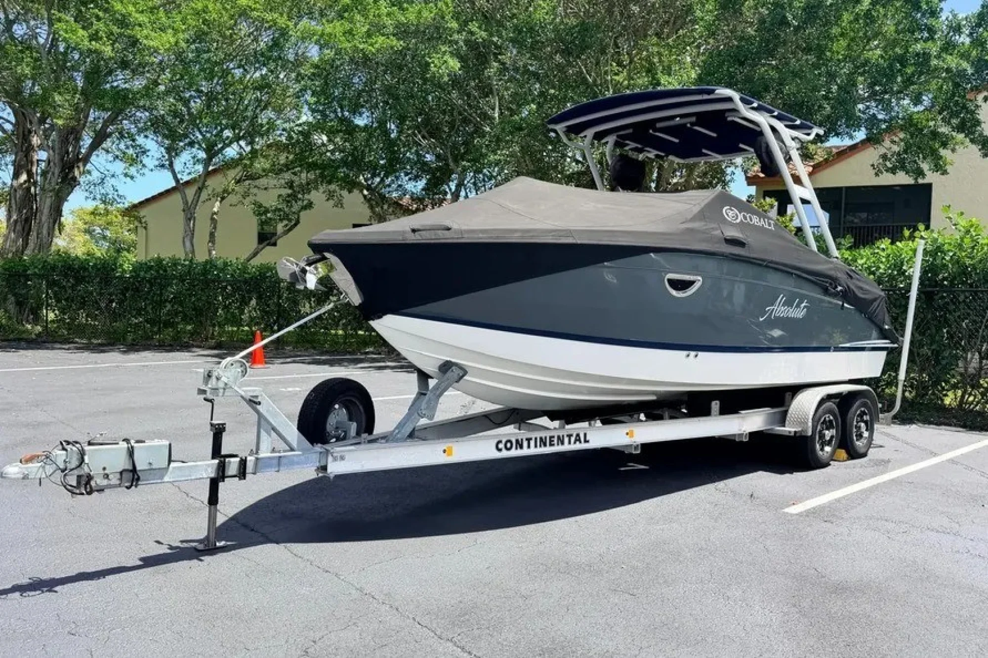 2022 Cobalt R6 Outboard - Image 3