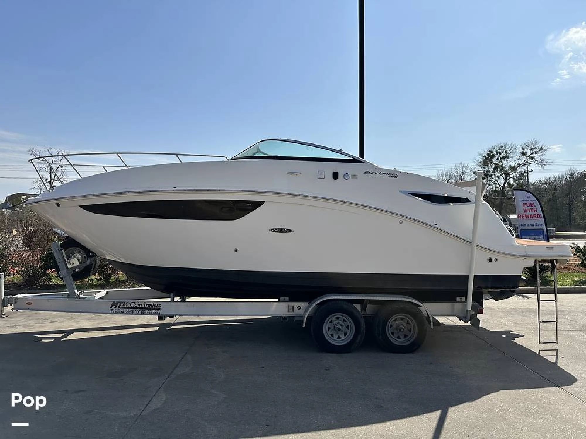 2015 Sea Ray 260 Sundancer - Image 2