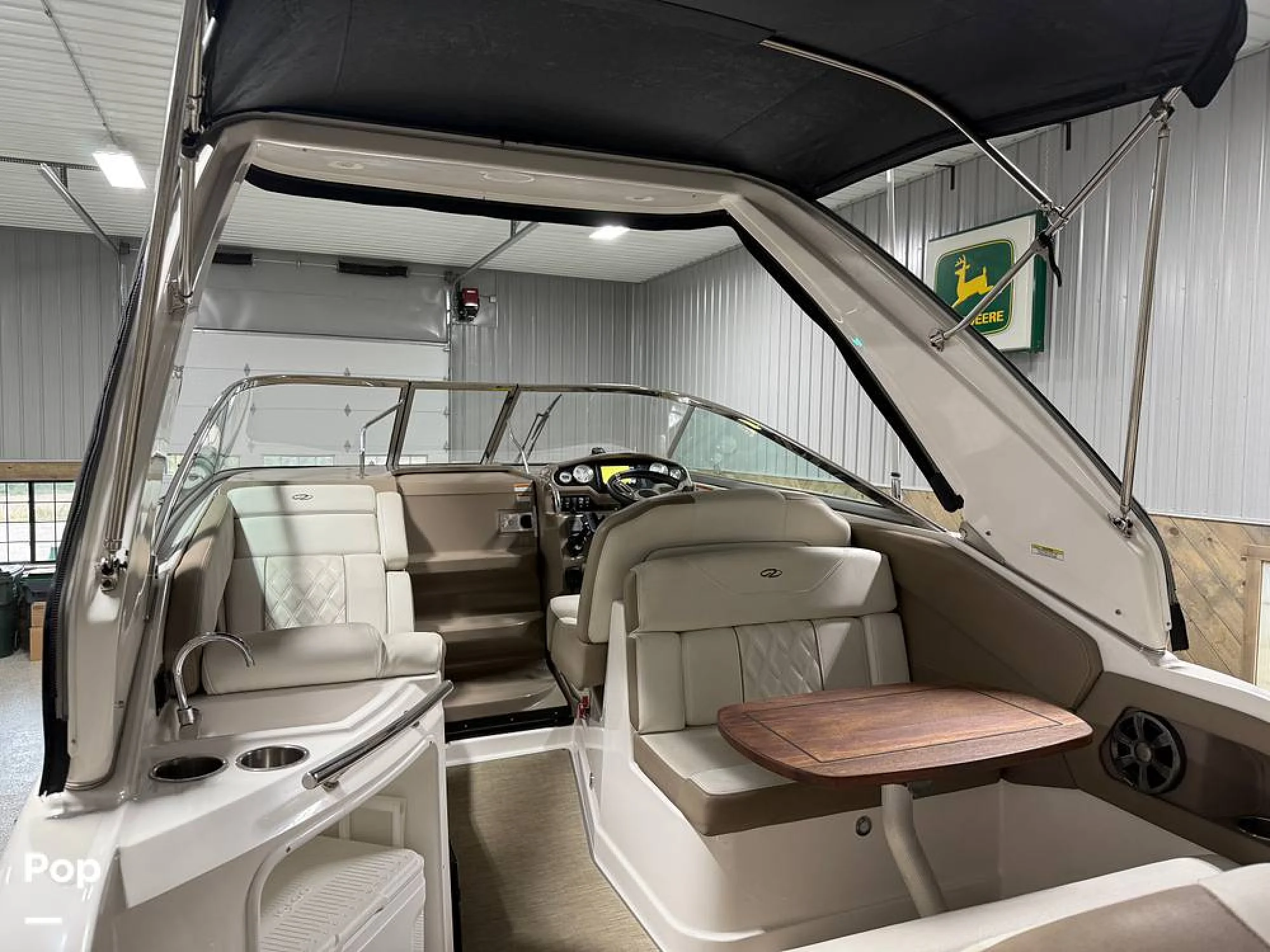 2018 Regal 28 Express - Image 4