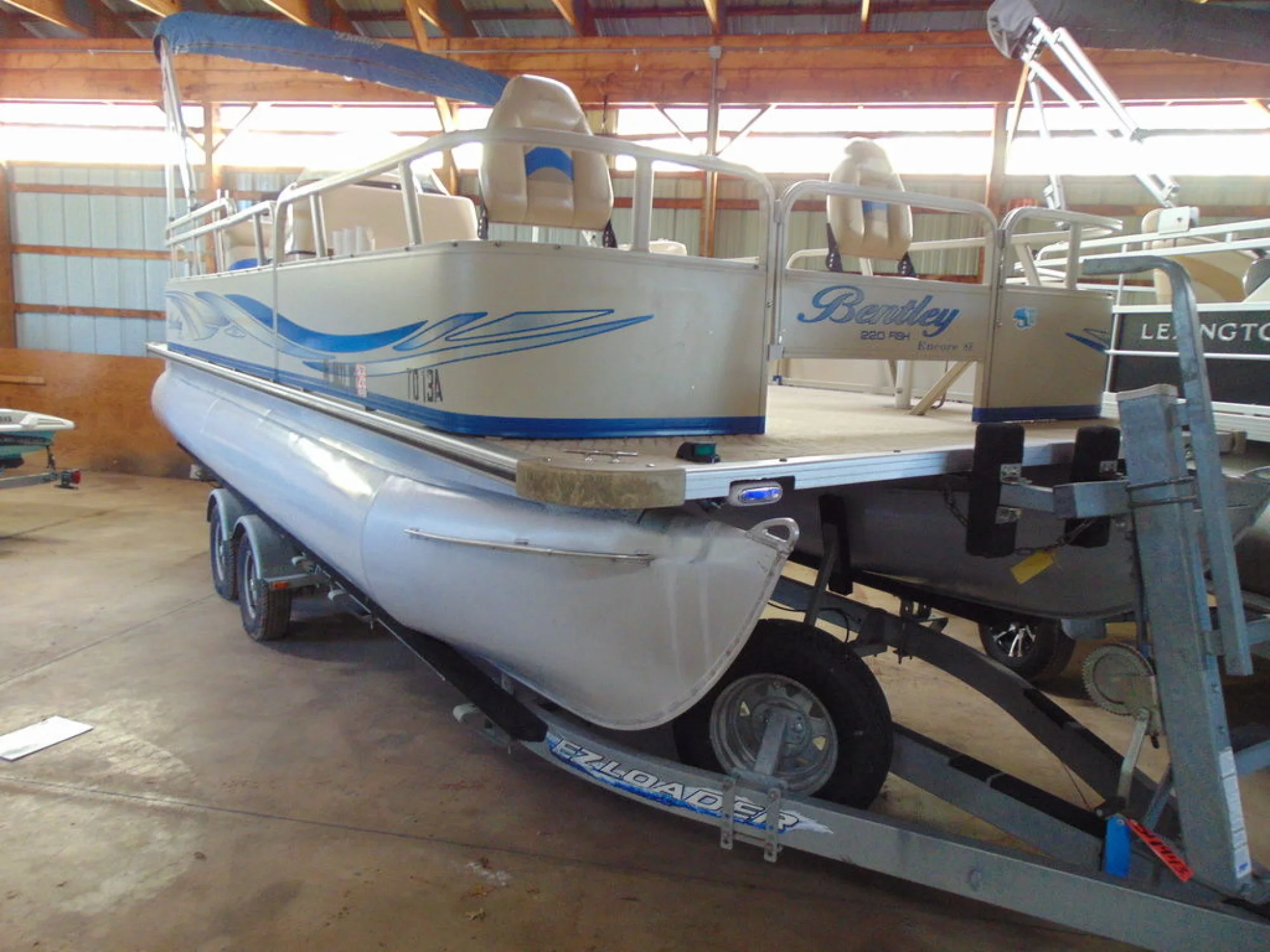 Bentley 220 Fish Pontoon - Image 3