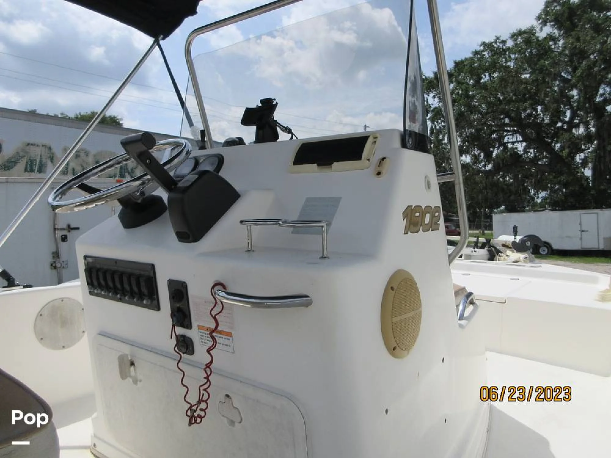 2006 Century 1902 Bay - Image 2