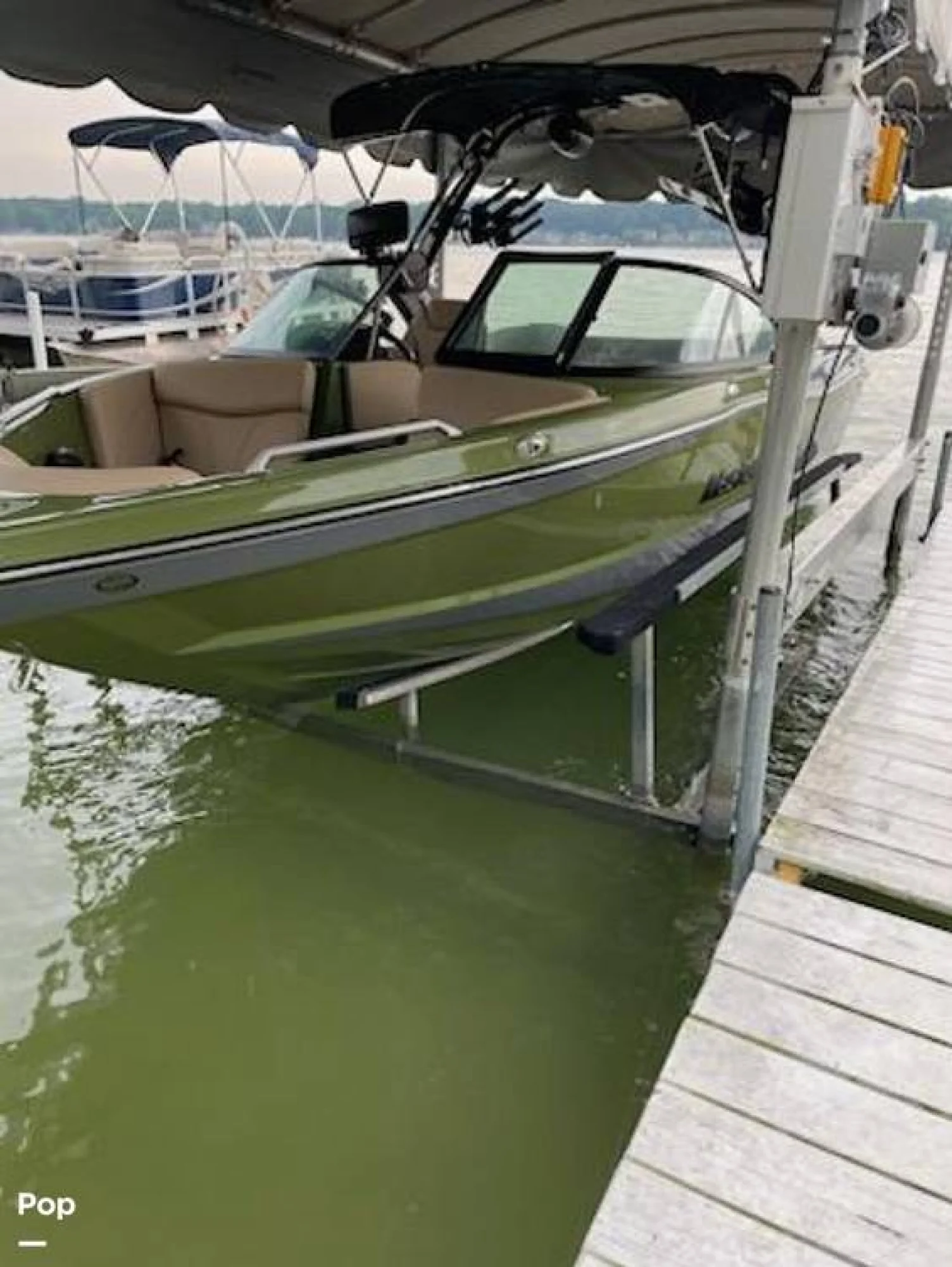 2022 Mastercraft XT21 - Main Image