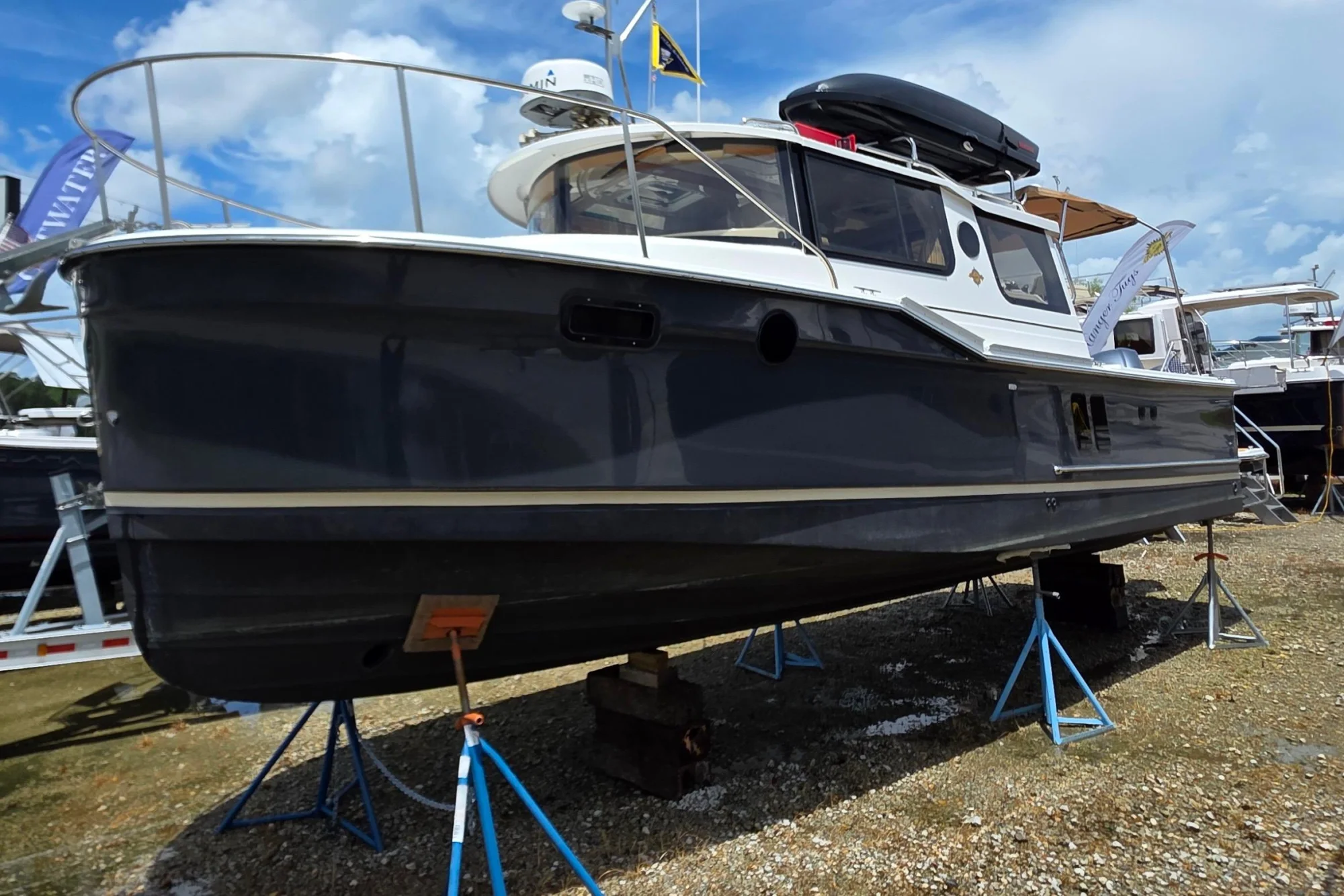 2020 Ranger Tugs R-27 - Main Image