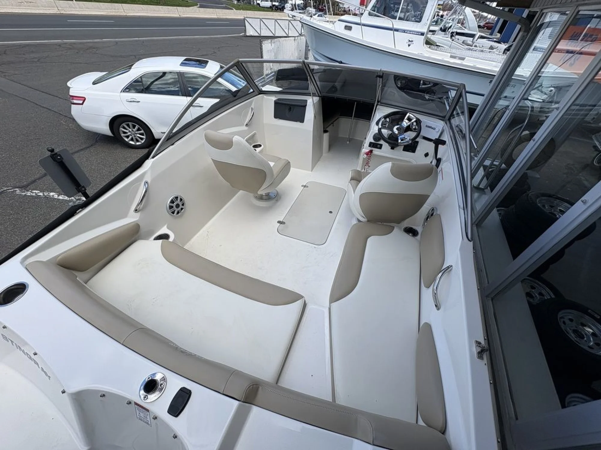 2018 Stingray 191DC (OB) - Image 4