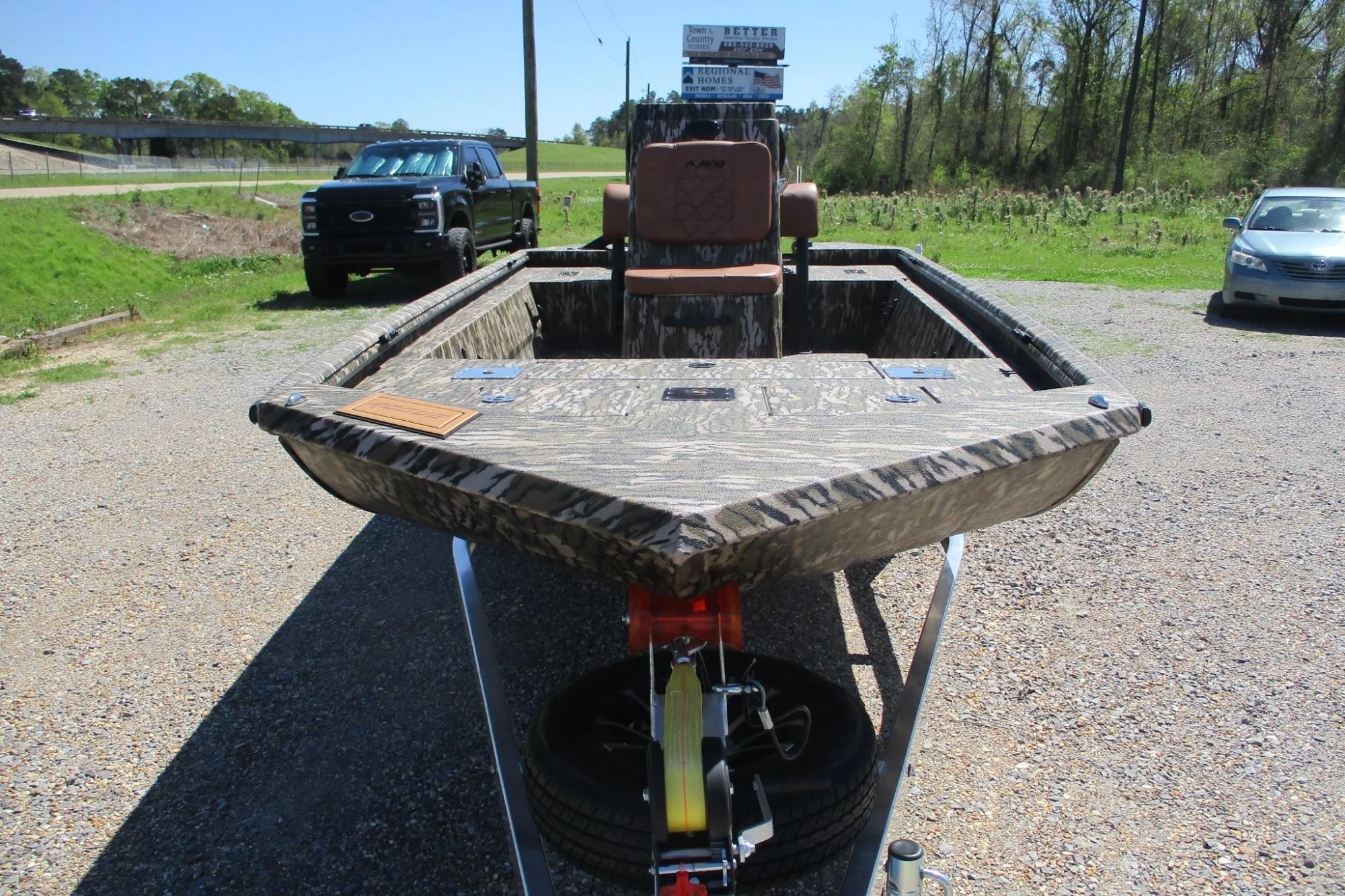 2026 Avid 18 Rogue CC - Image 4