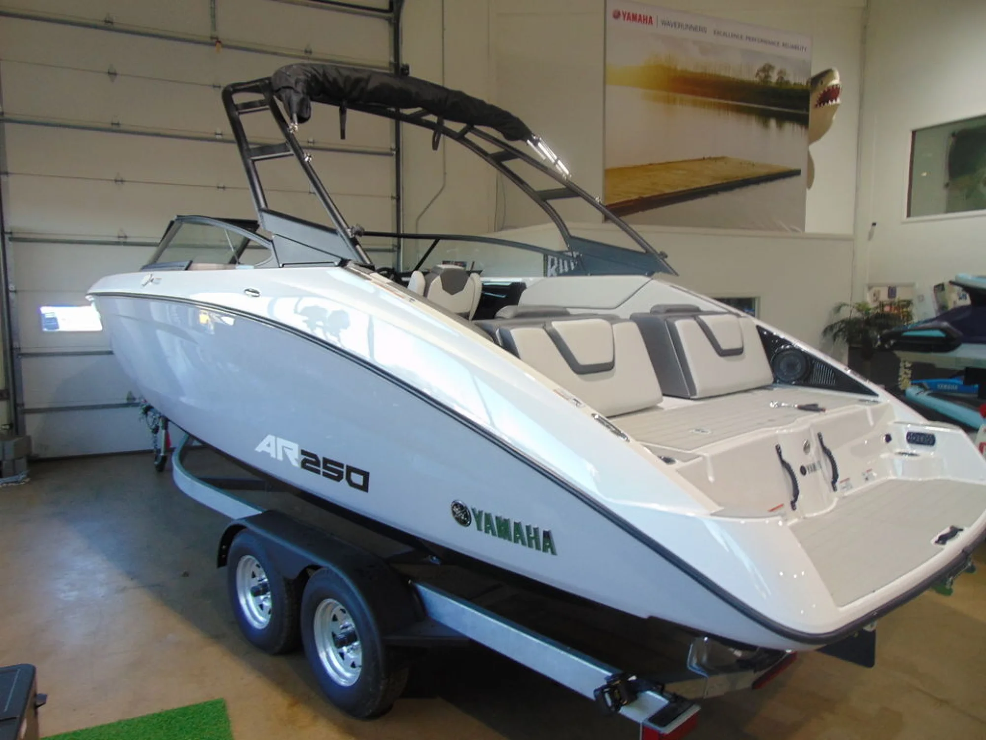 Yamaha Boats AR250 - Main Image