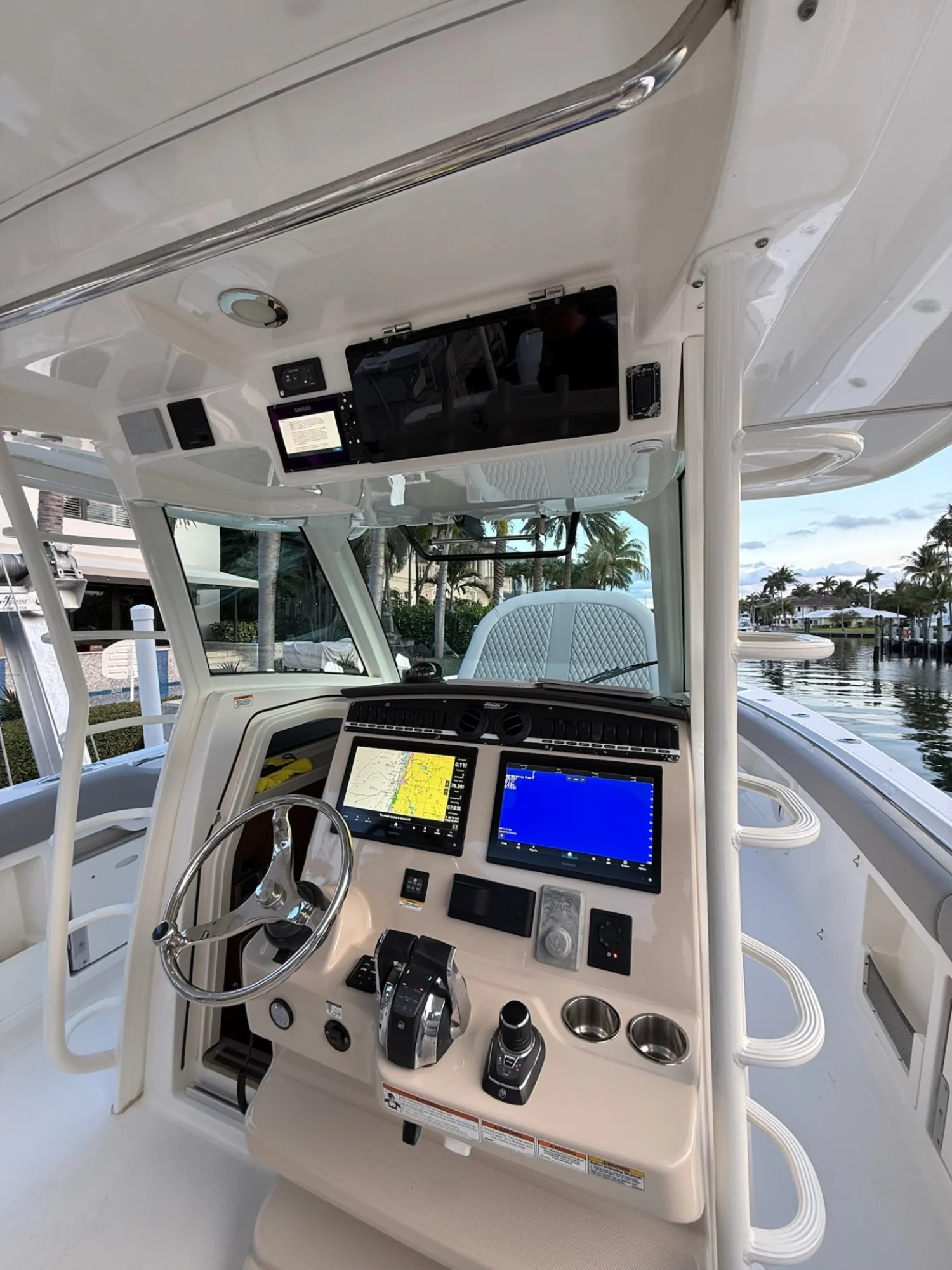 2023 Boston Whaler 380 Outrage - Image 4