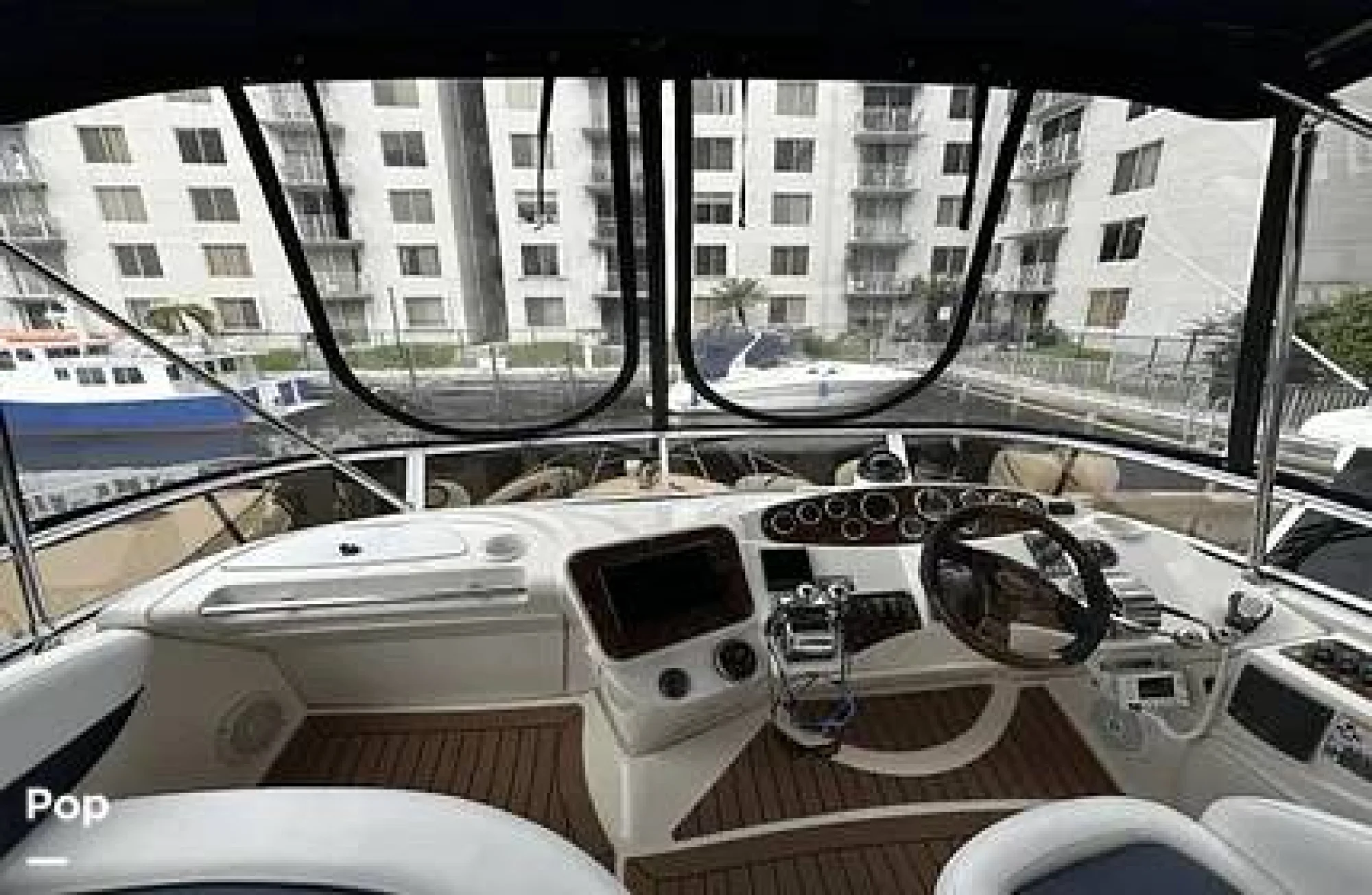 2009 Meridian 341 Sedan Bridge - Image 5