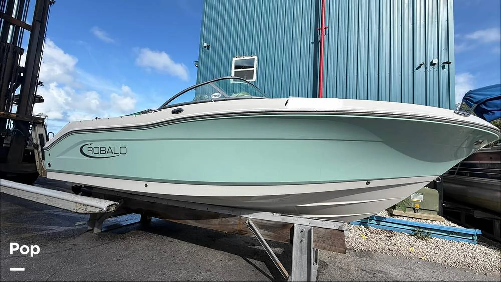 2019 Robalo R207 Dual Console - Image 4