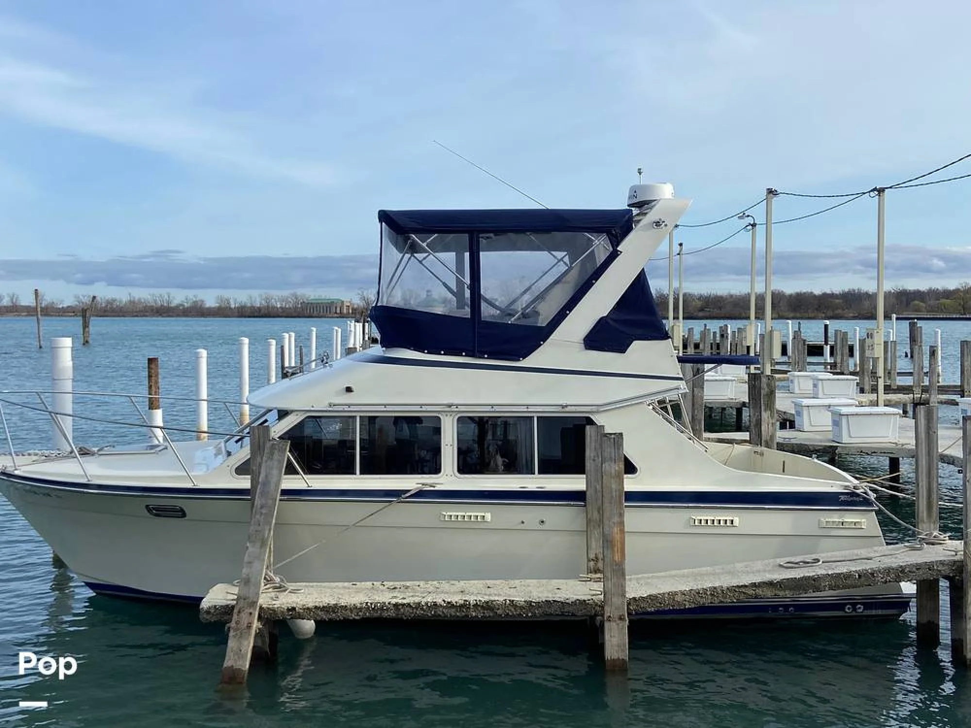 1989 Tollycraft 30 Sport Cruiser - Main Image