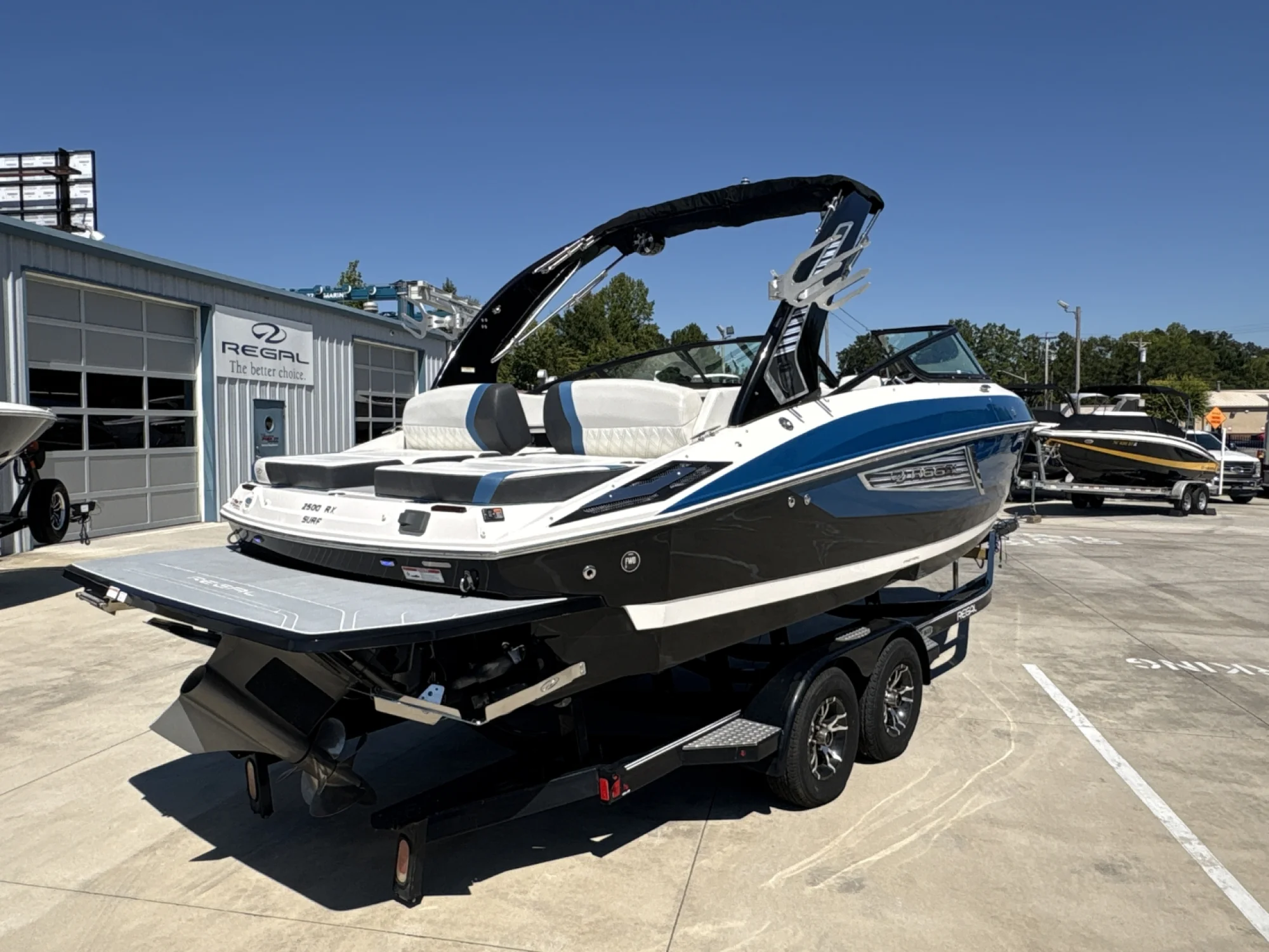 2018 Regal 2500 RX Surf - Image 5