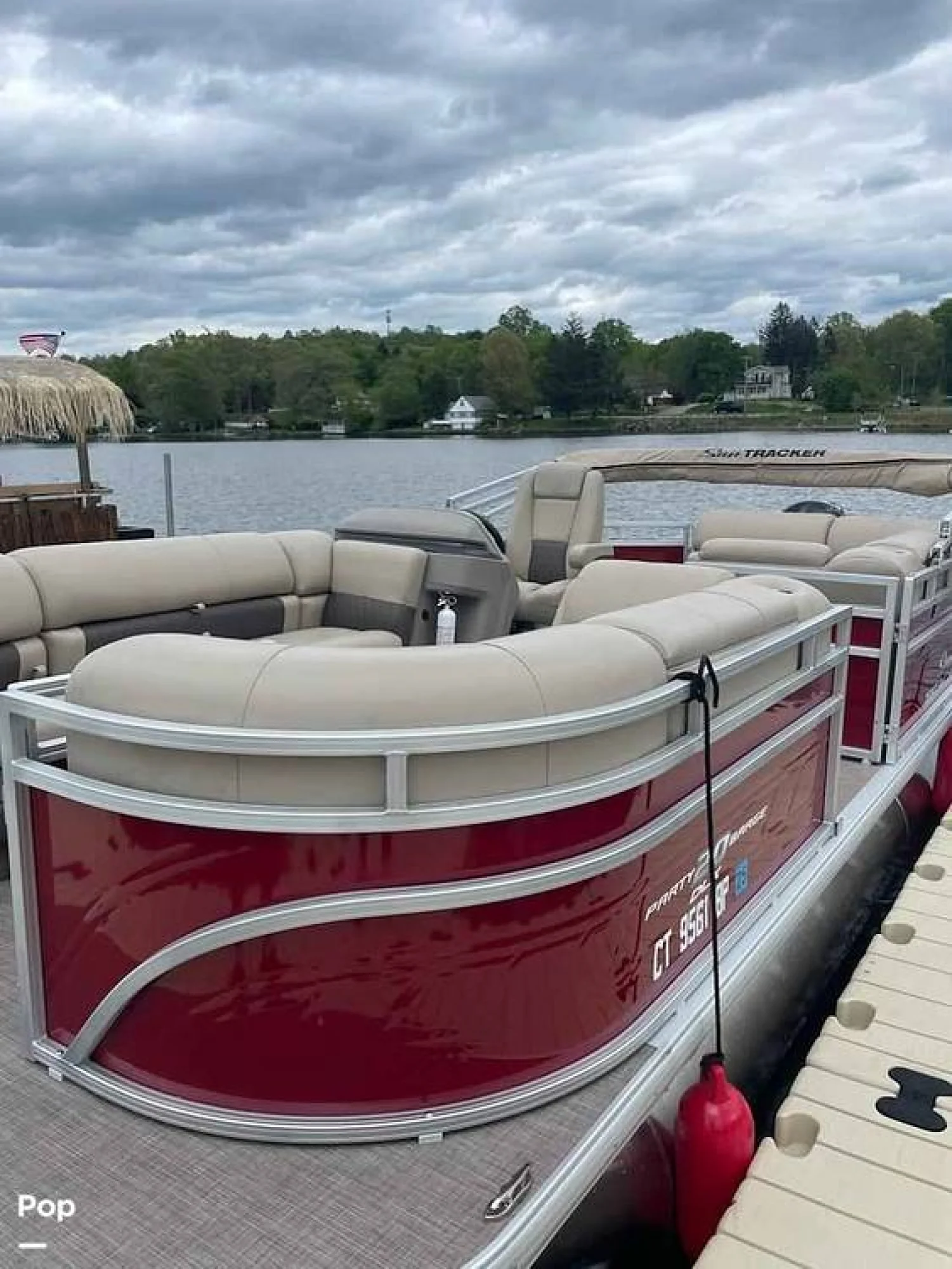 2024 Sun Tracker Party Barge 20 DLX - Image 5