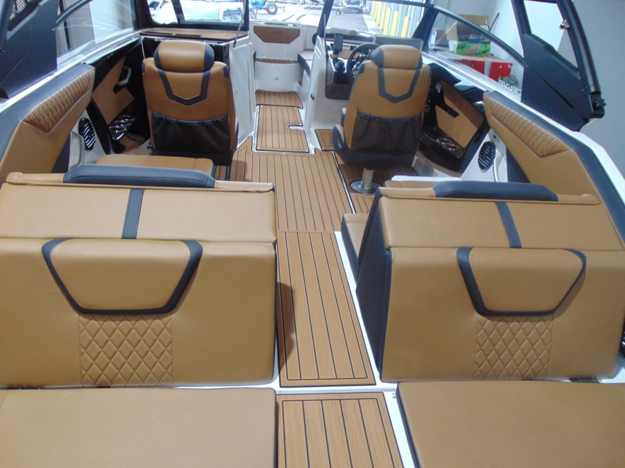 Yamaha Boats 222SD - Image 4