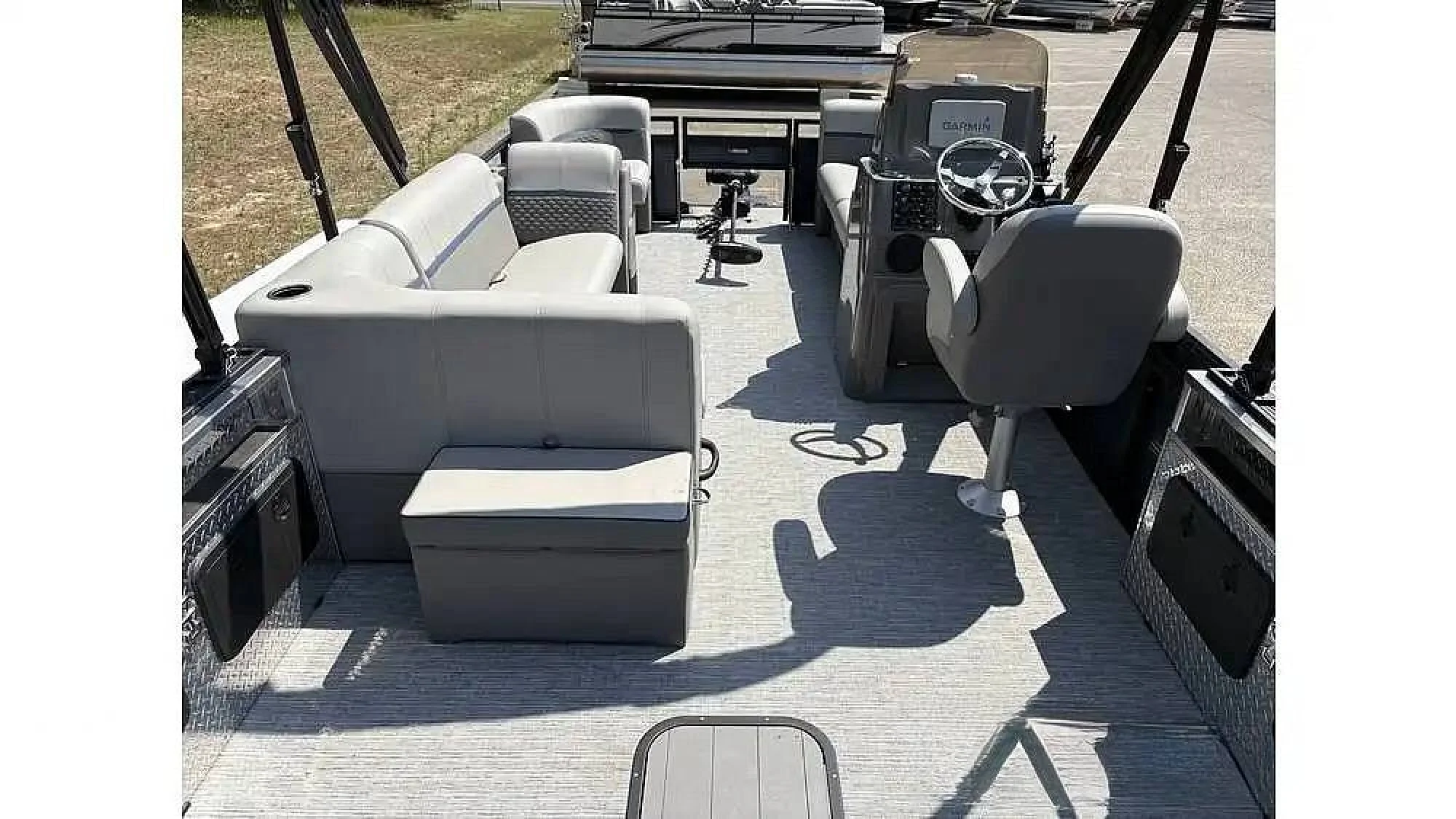 2023 Angler Qwest 8524 FAMILY FISH PRO RA - Image 2