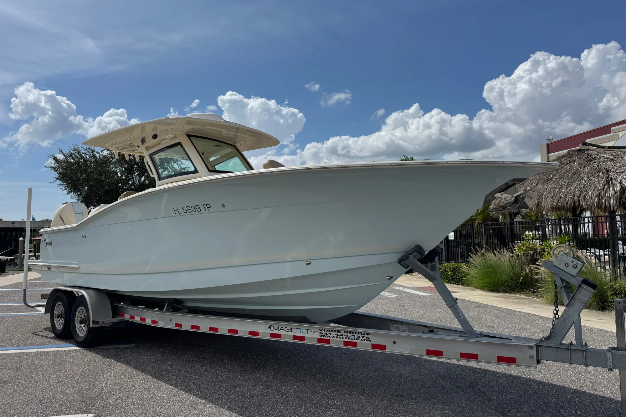 2023 Scout 305 LXF - Image 2