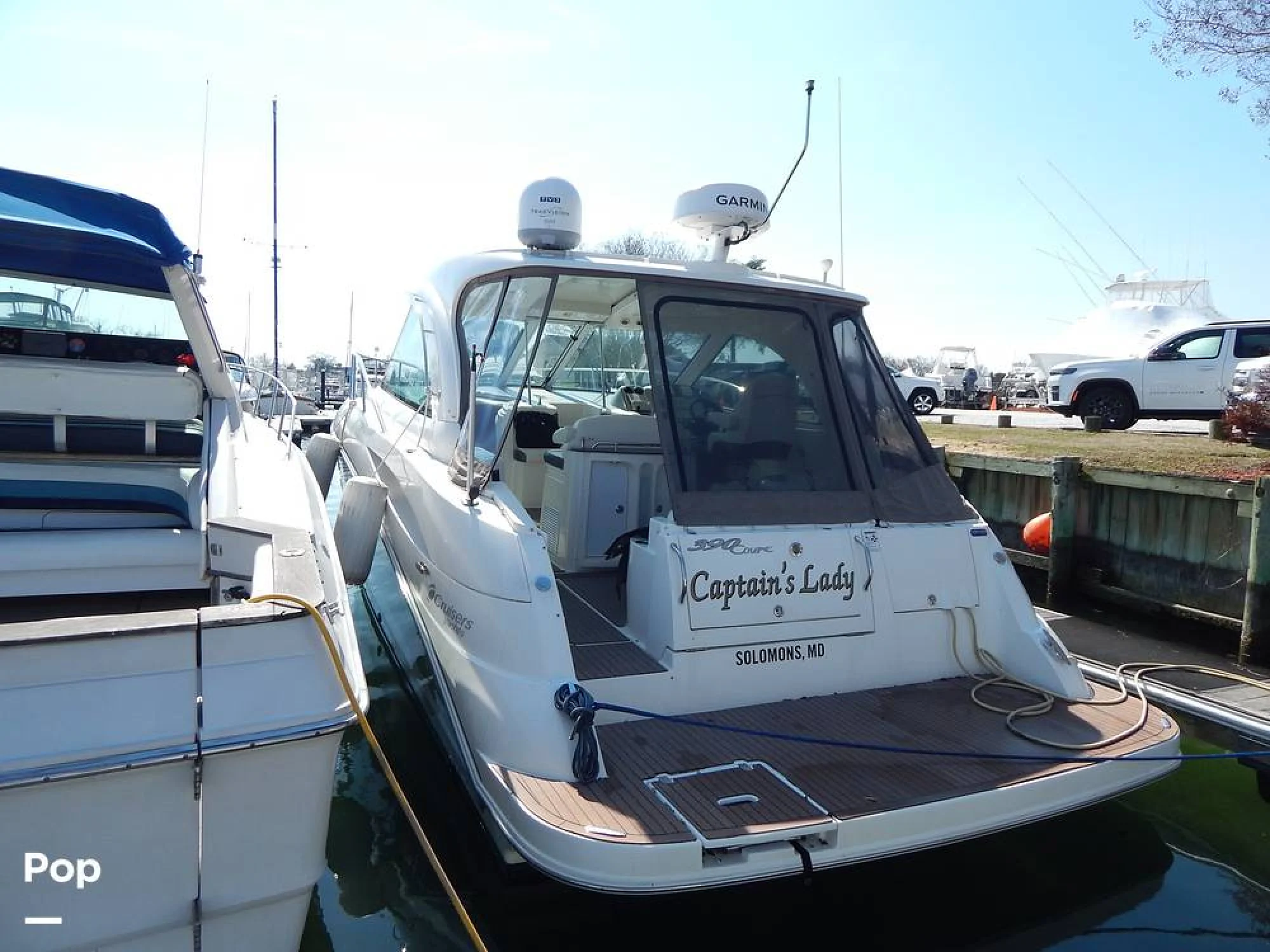 2007 Cruisers Yachts 390 Sports Coupe - Image 4