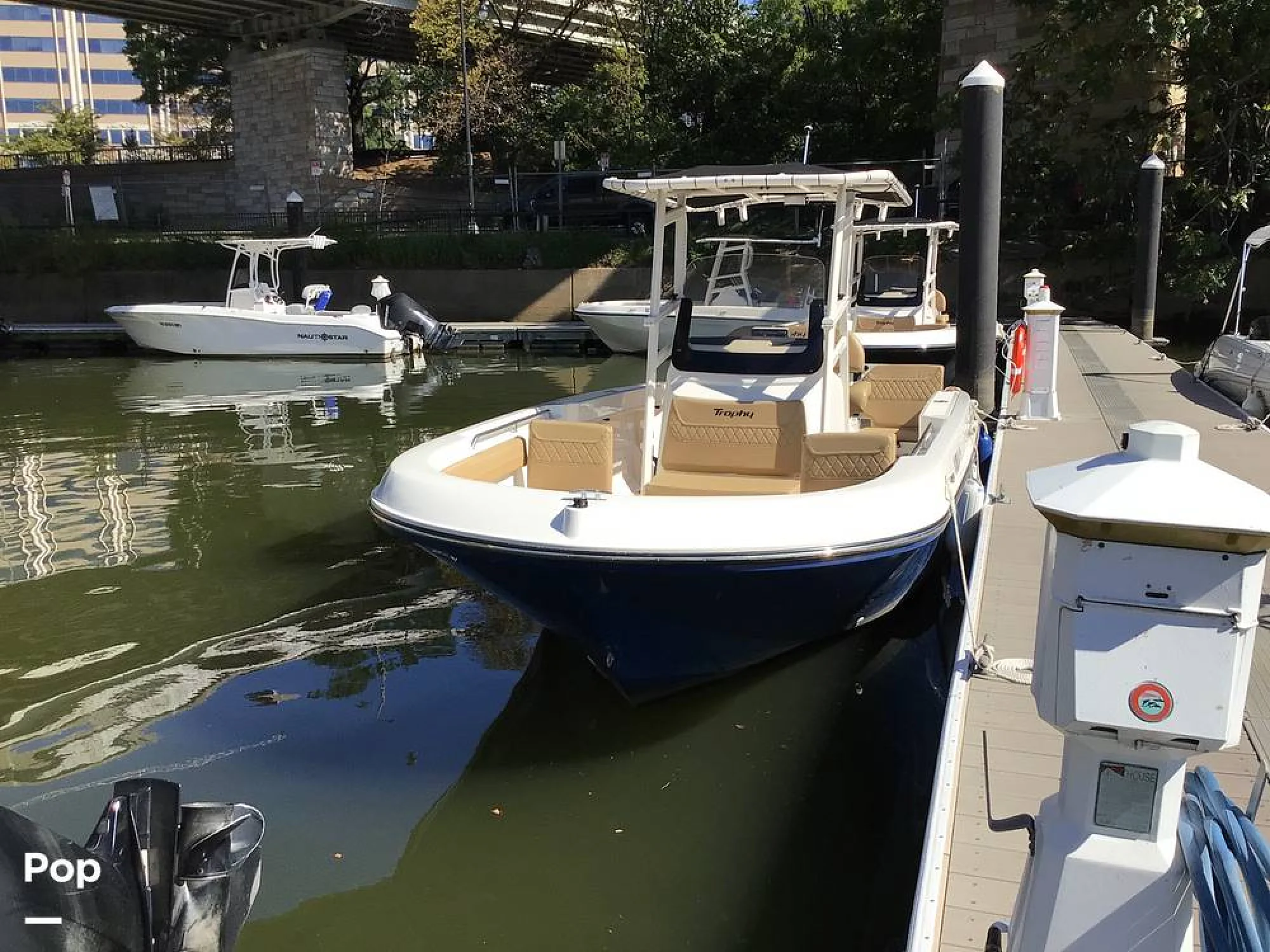 2024 Trophy 22CC - Image 4