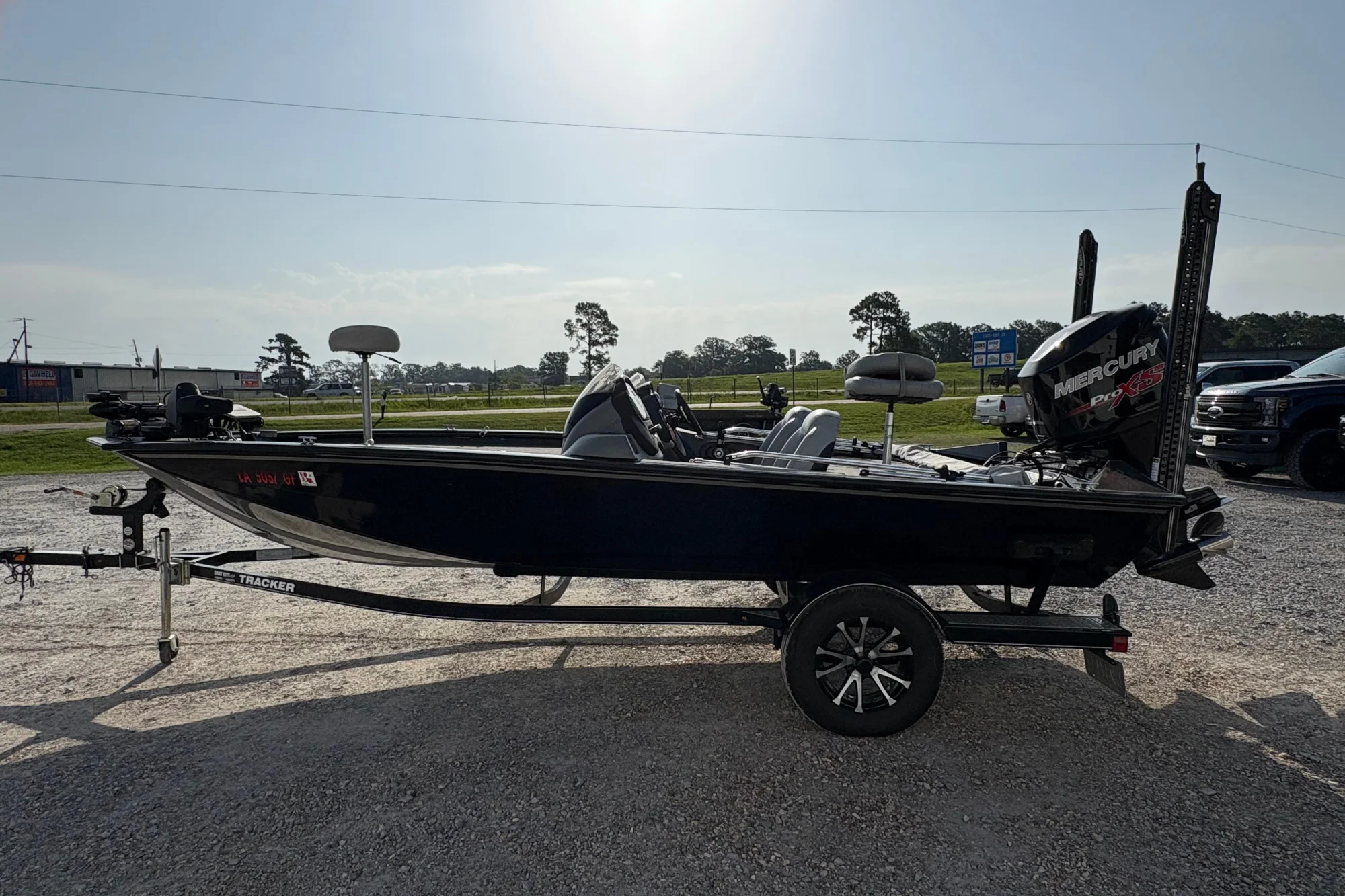 2016 Bass Tracker Pro 19 - Image 2