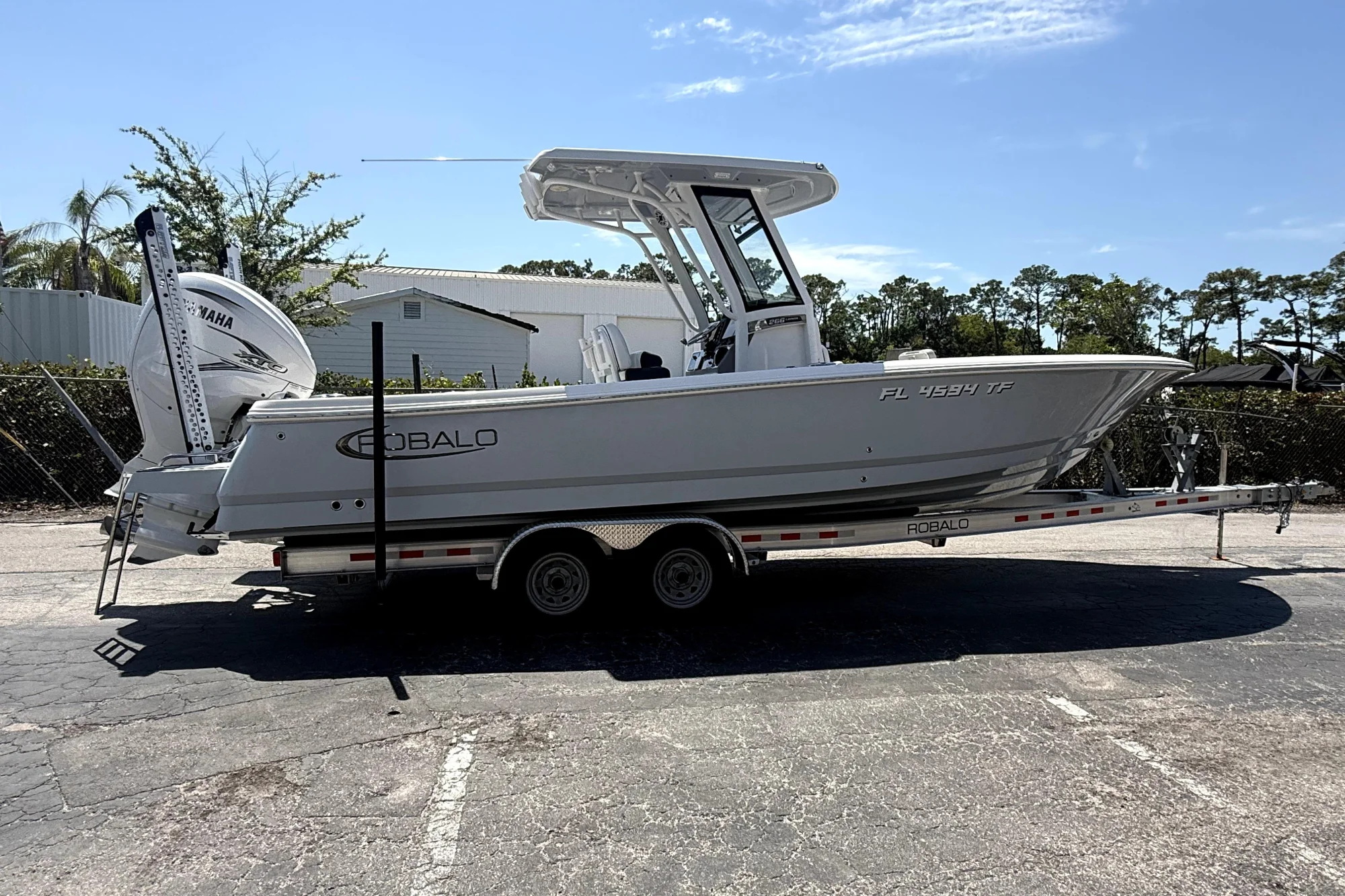 2022 Robalo 266 Cayman - Image 3