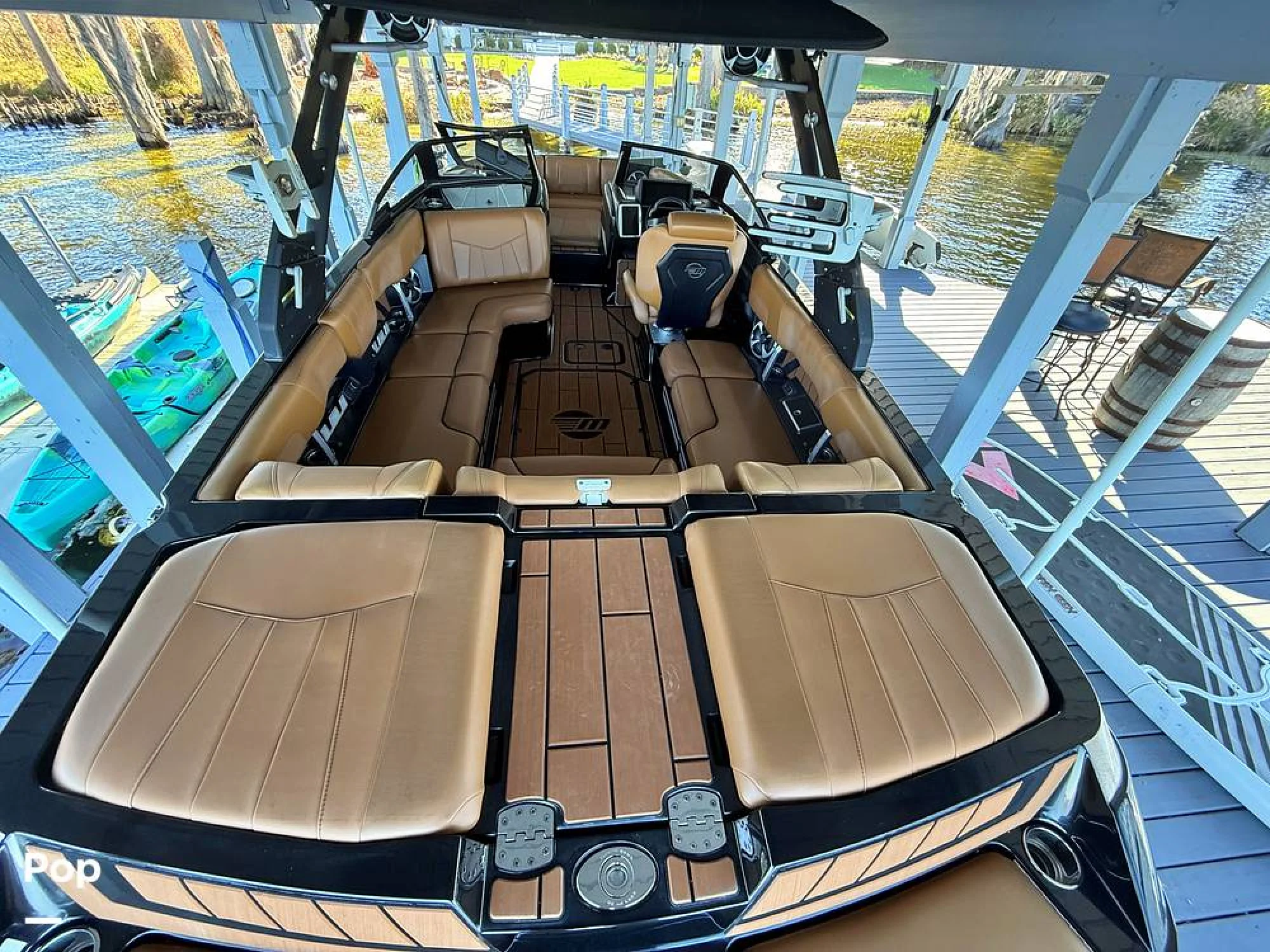 2020 Malibu 23 MXZ Black & Gold Edition - Image 4