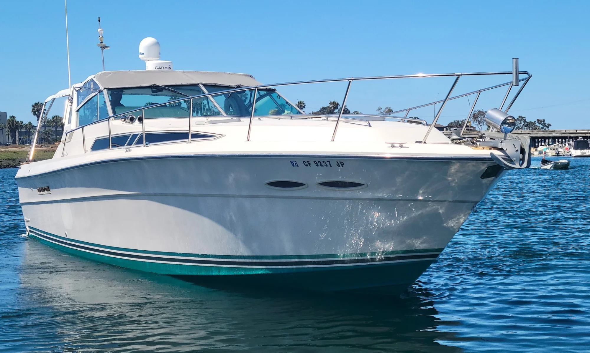 Sea Ray 390 Express - Main Image