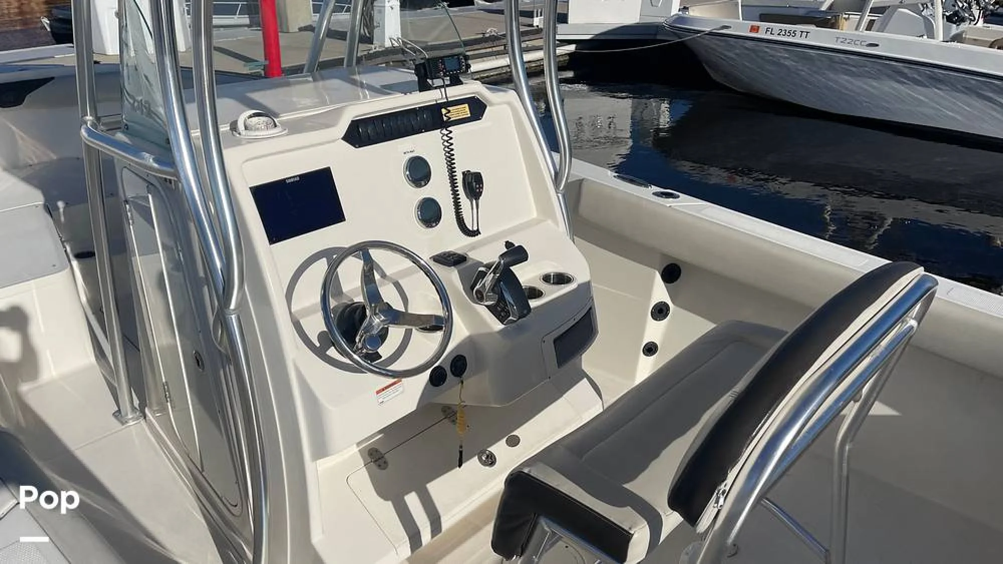 2023 Sailfish 242 CC - Image 4