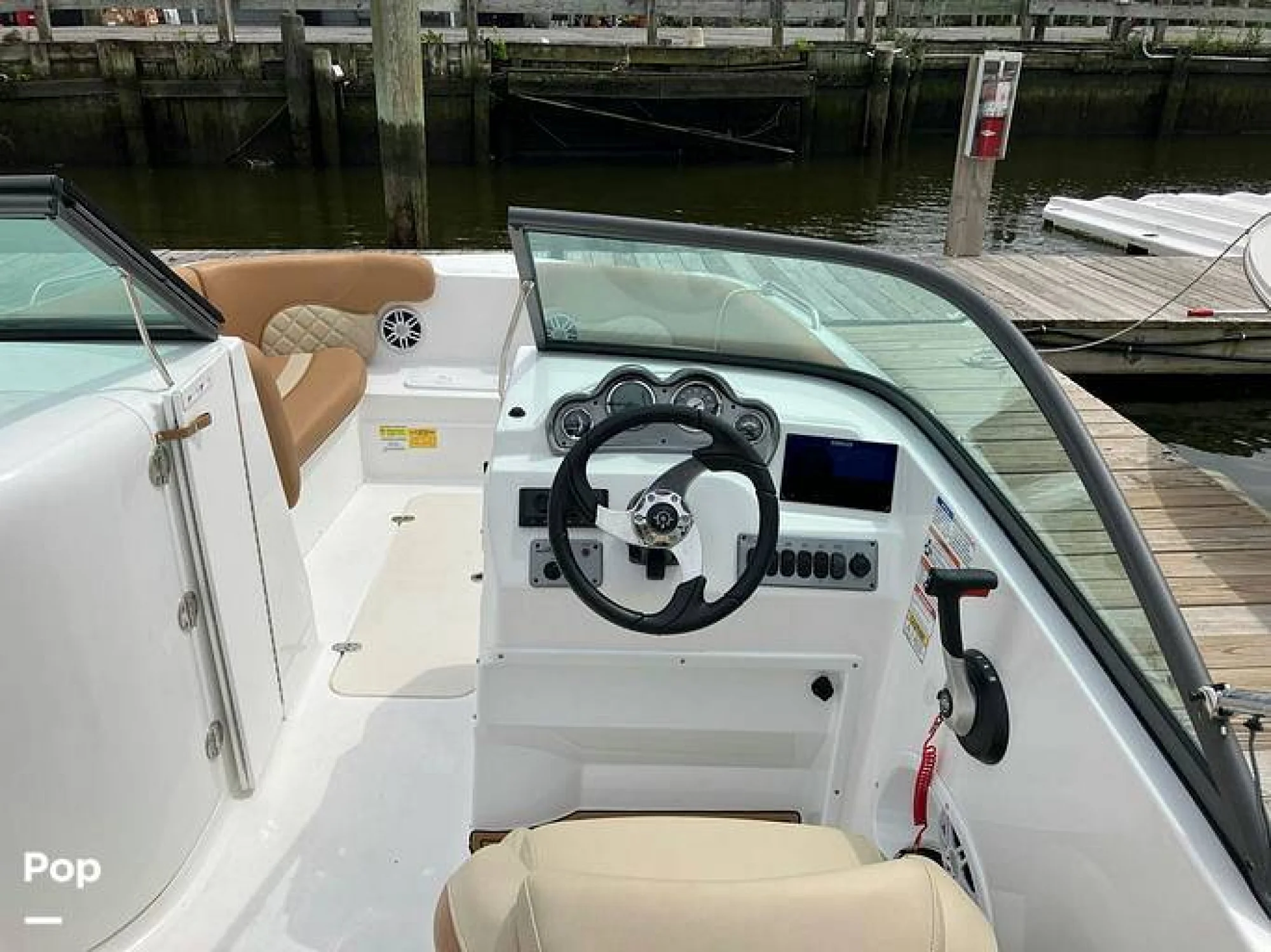 2025 NauticStar 223 DC - Image 4