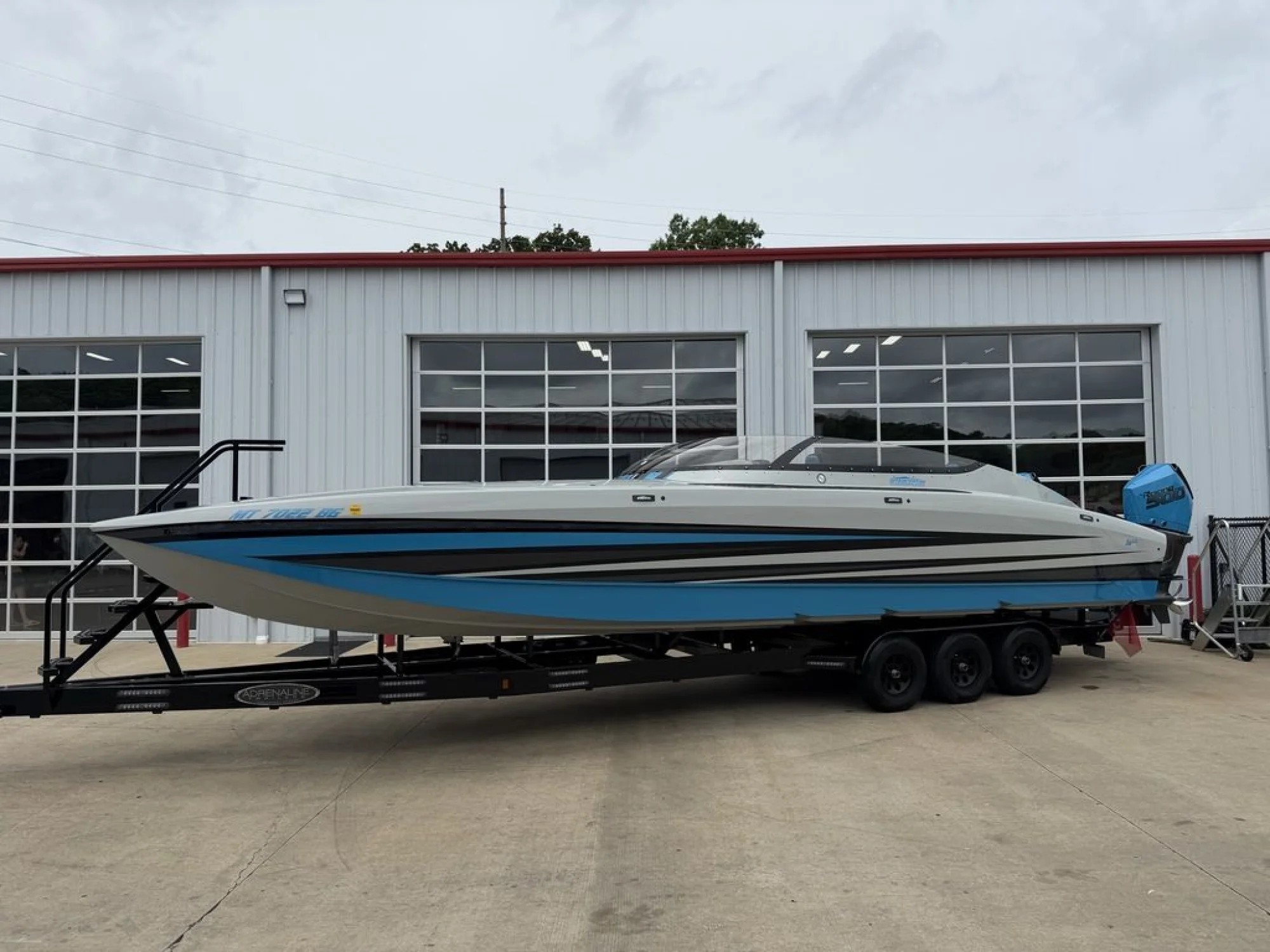 Interceptor 36 Cat - Image 2