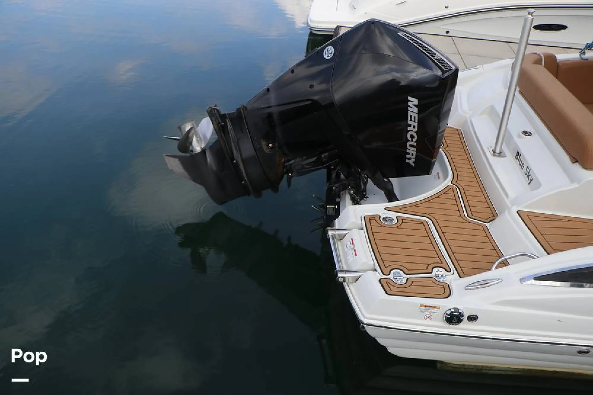 2025 Crownline E 230 XS - Image 3