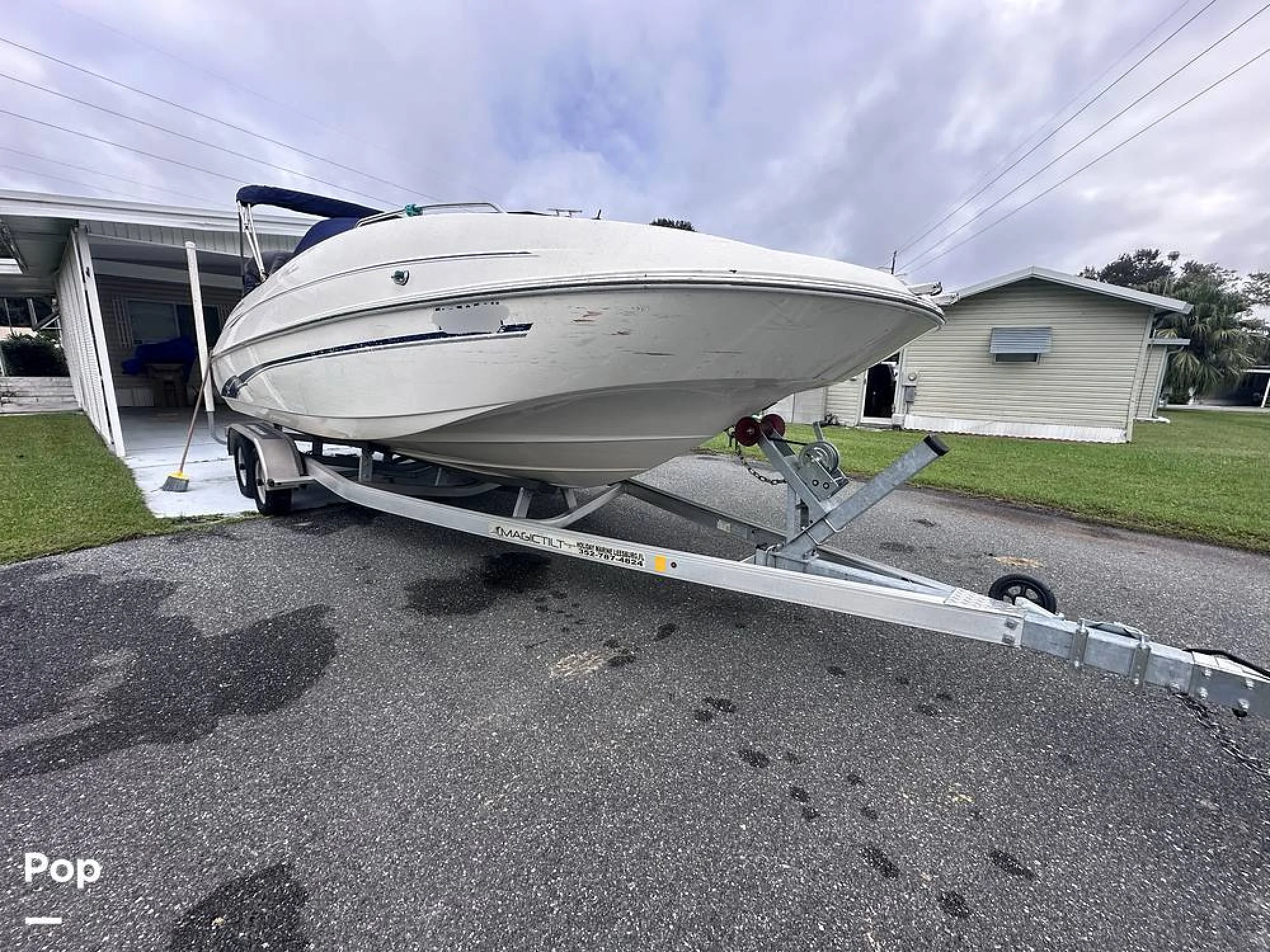 2001 Monterey 220 Explorer Sport - Image 2